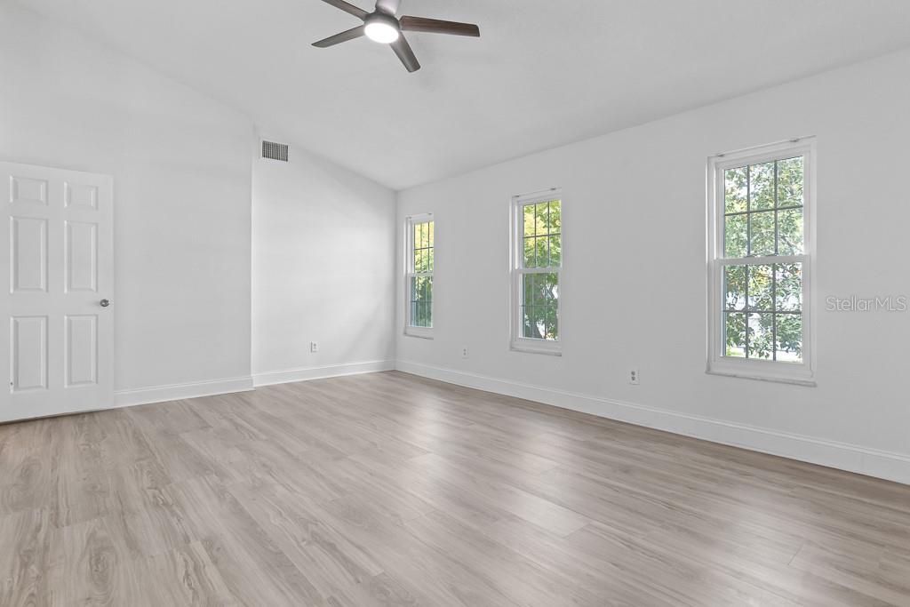 BLOOMINGDALE OAKS - Residential