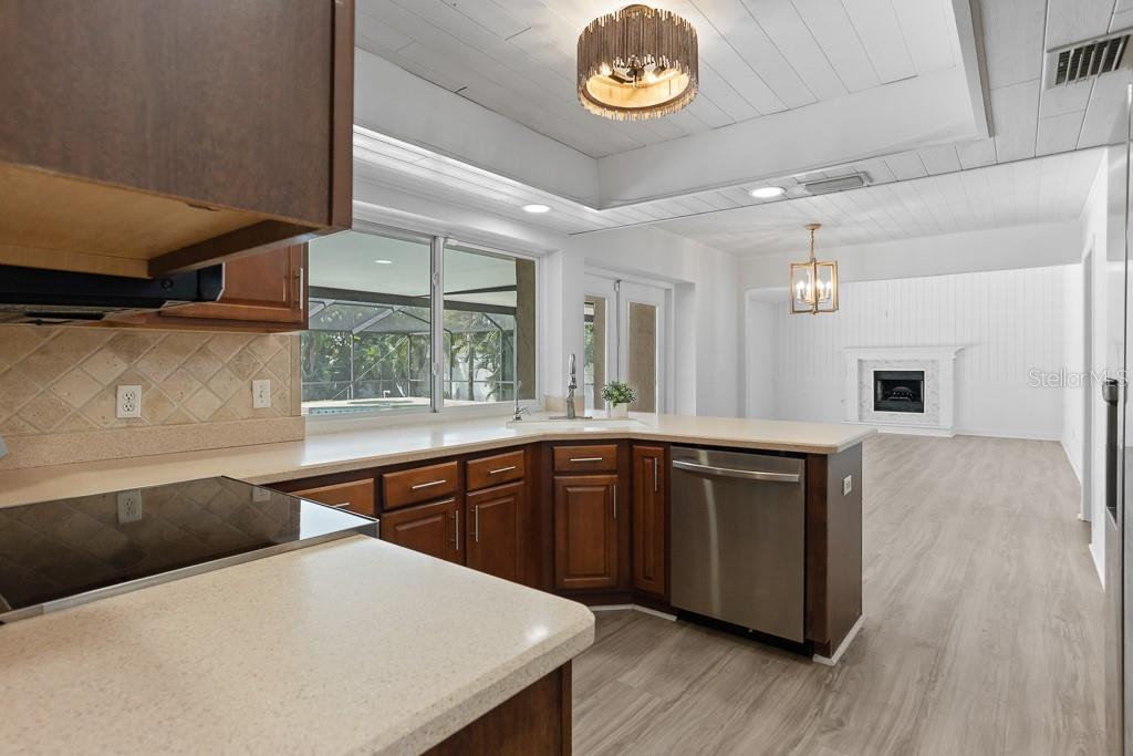 BLOOMINGDALE OAKS - Residential