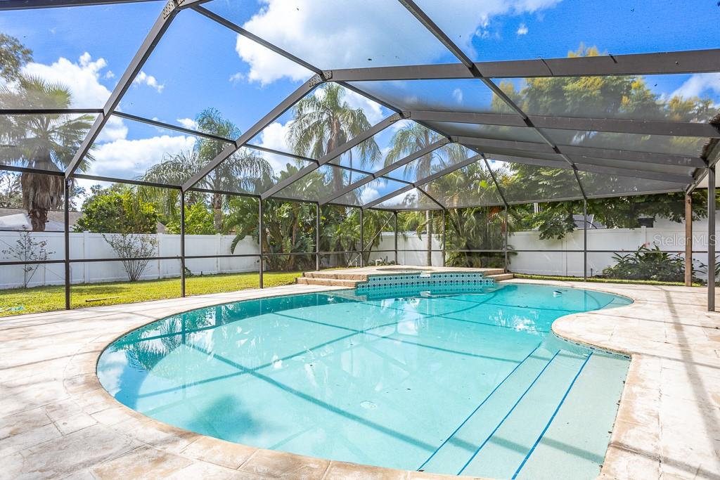 BLOOMINGDALE OAKS - Residential