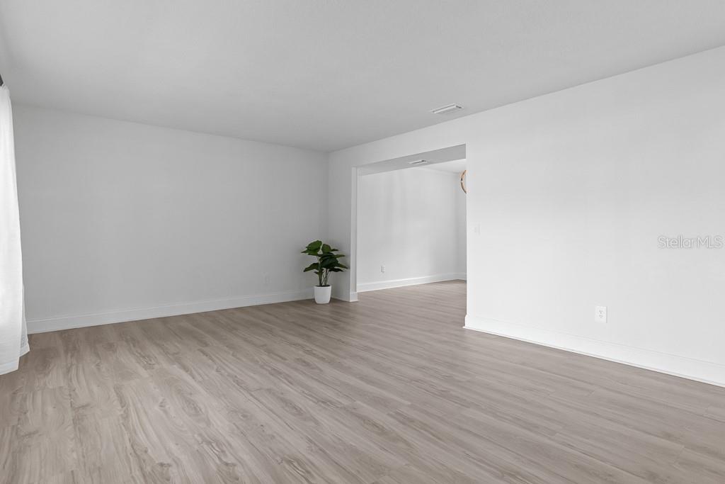 BLOOMINGDALE OAKS - Residential