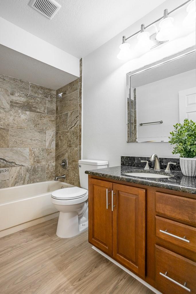 BLOOMINGDALE OAKS - Residential
