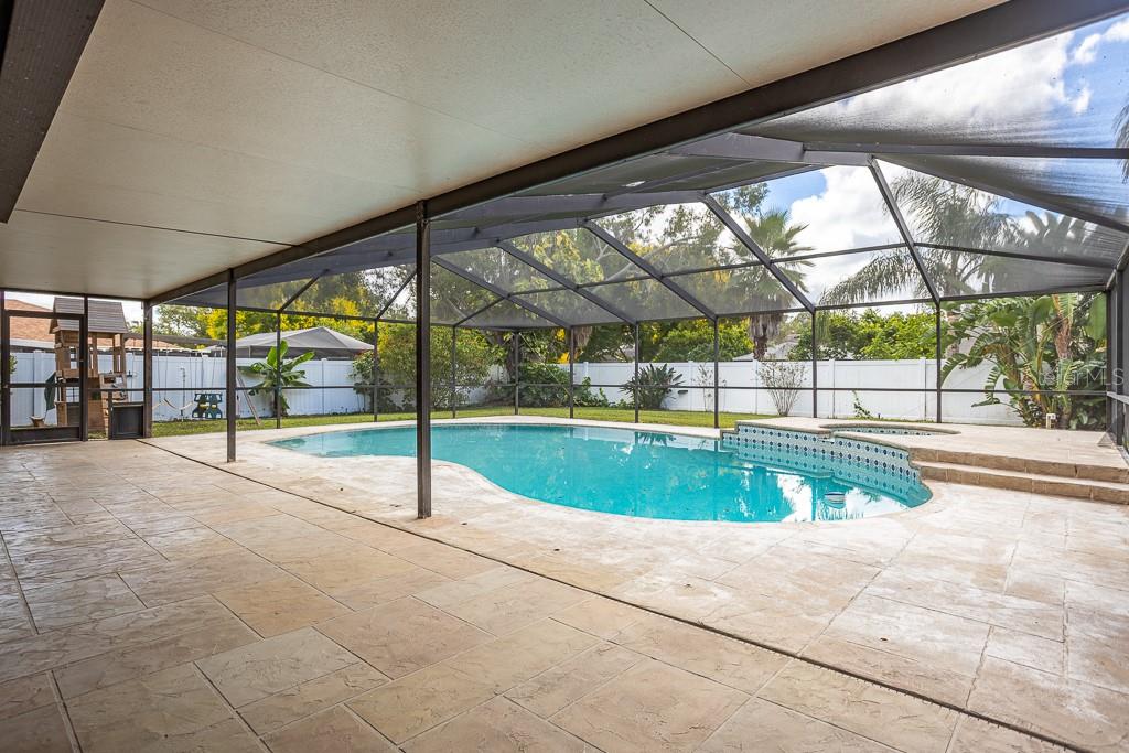BLOOMINGDALE OAKS - Residential