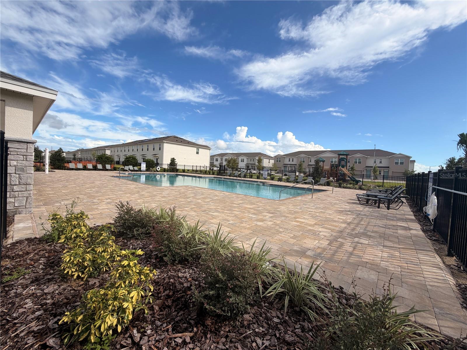 DANBURY/RIDGEWOOD LKS - Residential Lease
