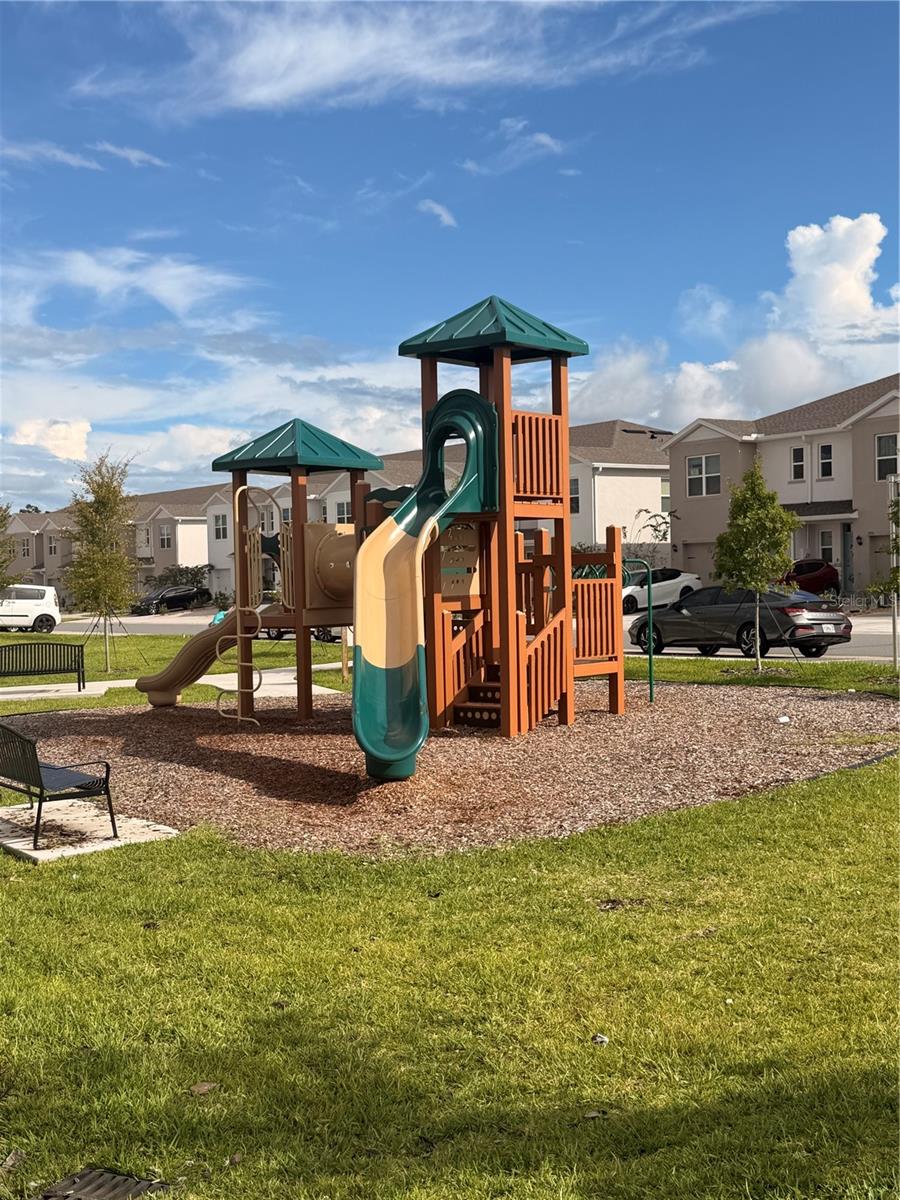 DANBURY/RIDGEWOOD LKS - Residential Lease