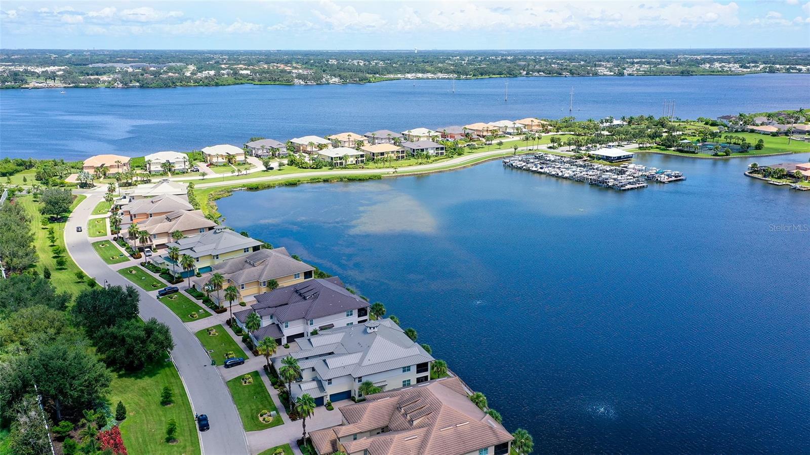 1041 RIVERSCAPE STREET 1041