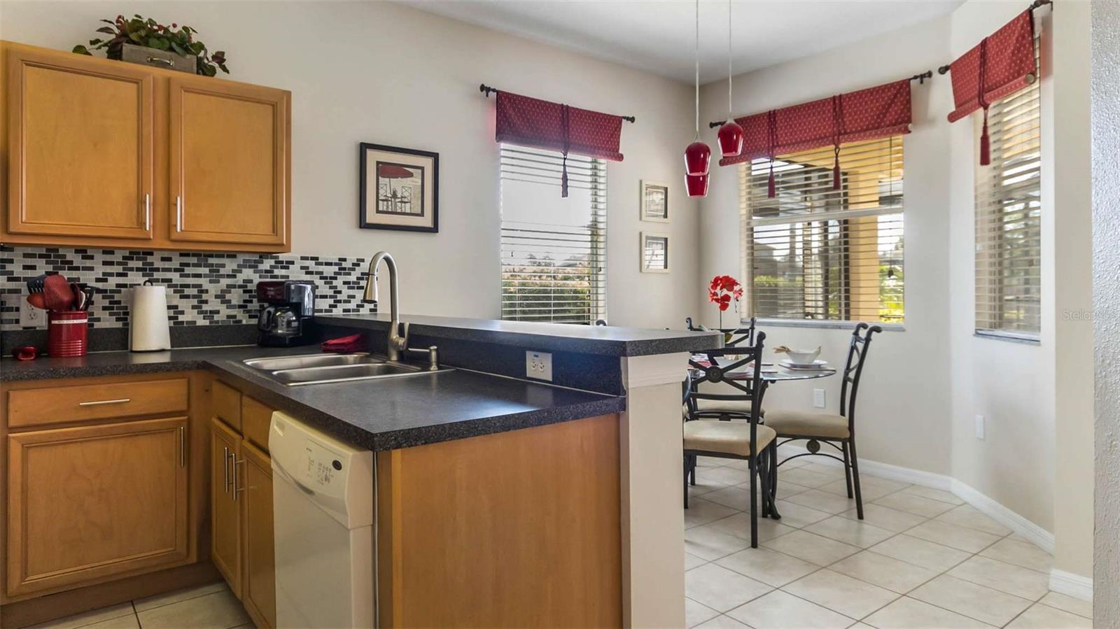 CALABAY PARC AT TOWER LAKE - Residential