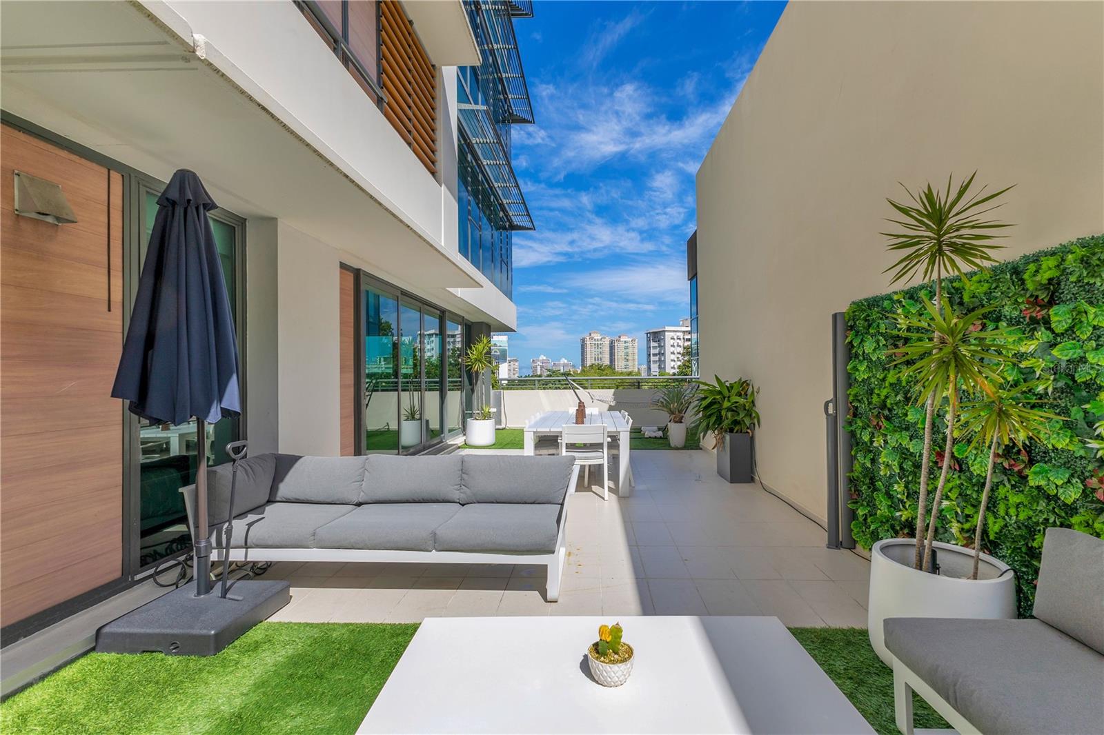 LA CIUDADELA DE SANTURCE - Residential Lease