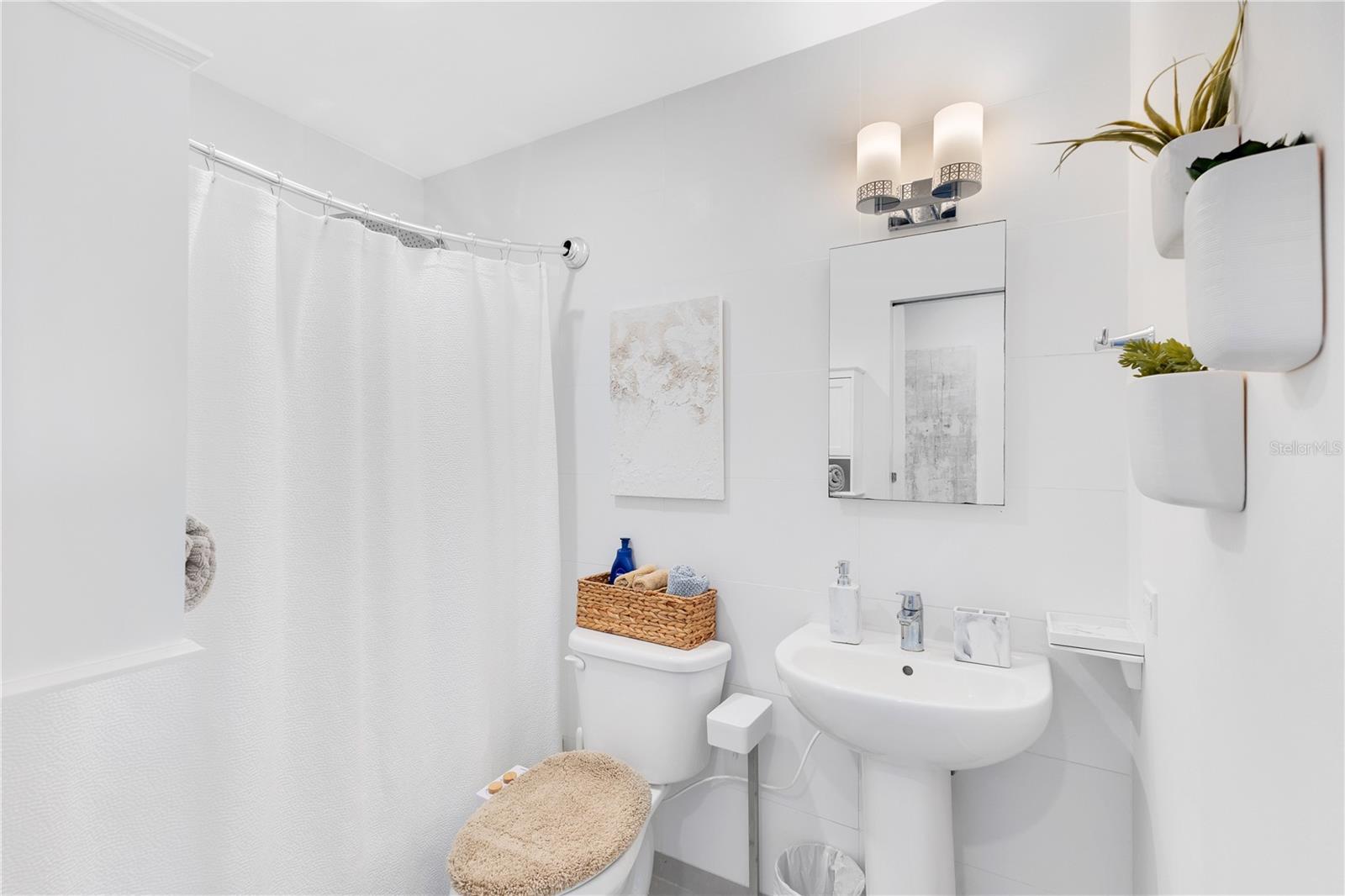 LA CIUDADELA DE SANTURCE - Residential Lease