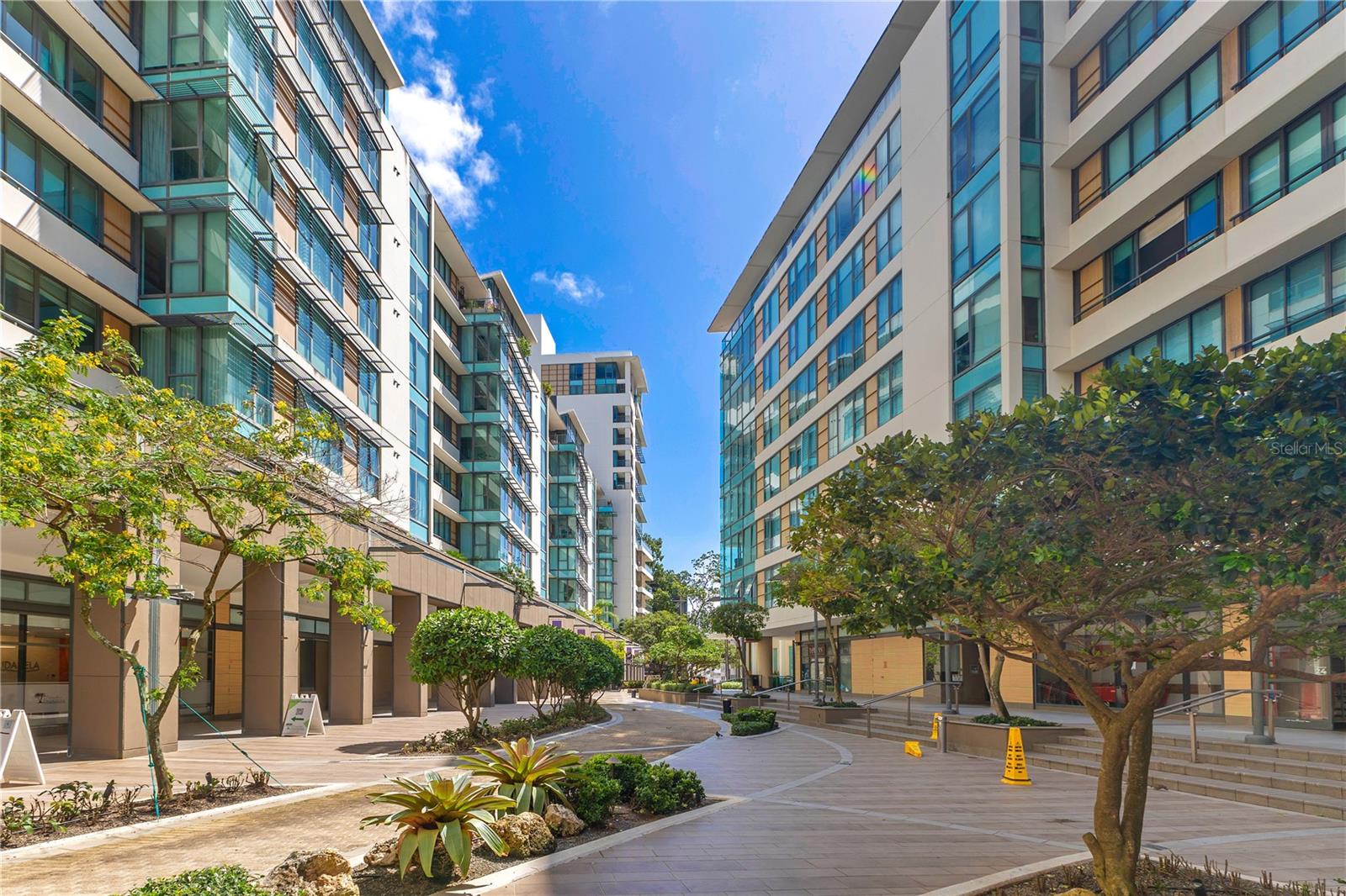 LA CIUDADELA DE SANTURCE - Residential Lease