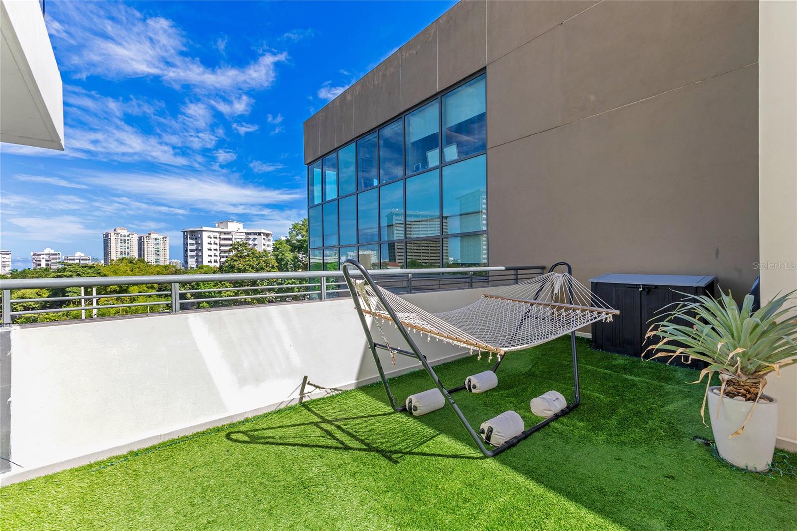 LA CIUDADELA DE SANTURCE - Residential Lease