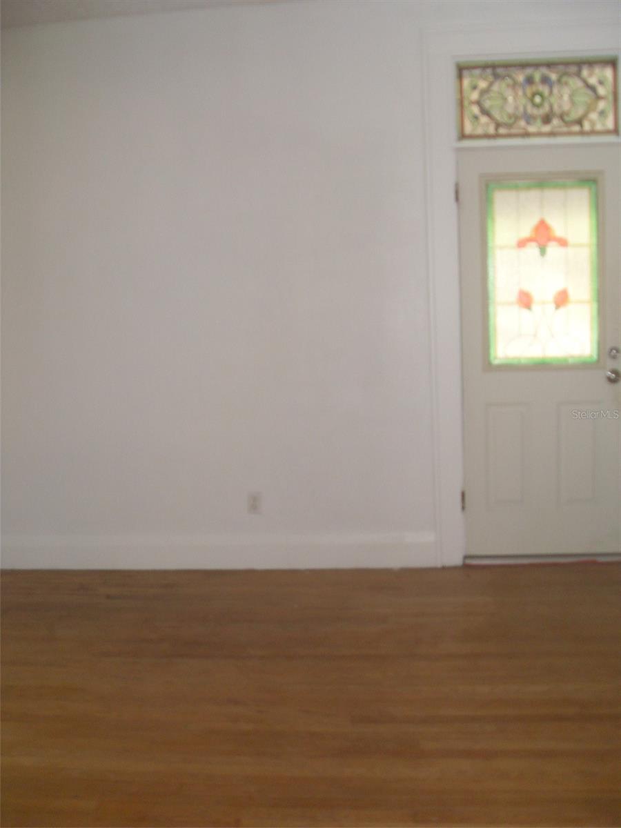N S JONES ADD TO MANATEE - Residential Lease
