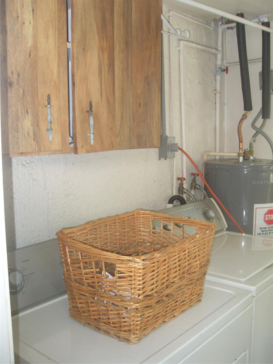 N S JONES ADD TO MANATEE - Residential Lease