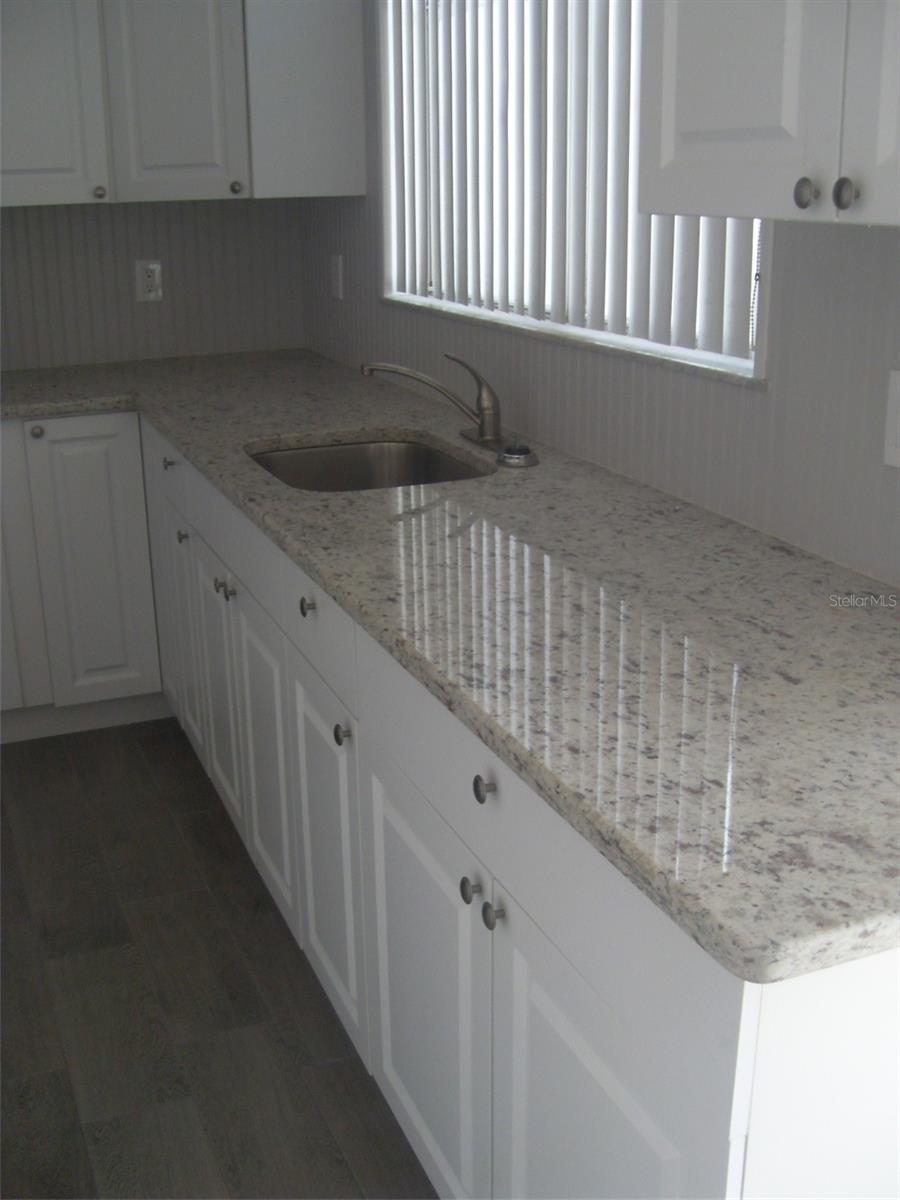 N S JONES ADD TO MANATEE - Residential Lease