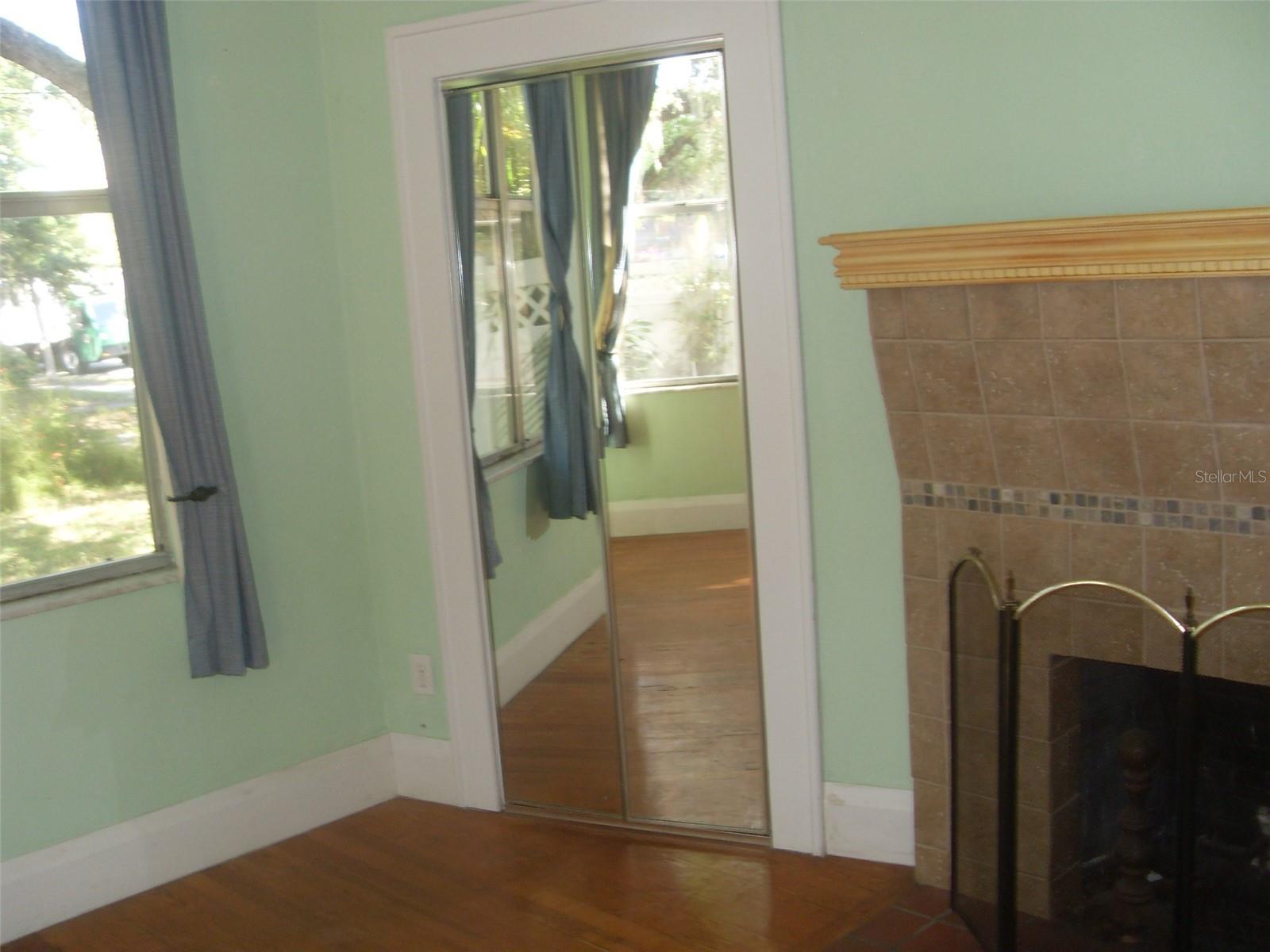 N S JONES ADD TO MANATEE - Residential Lease