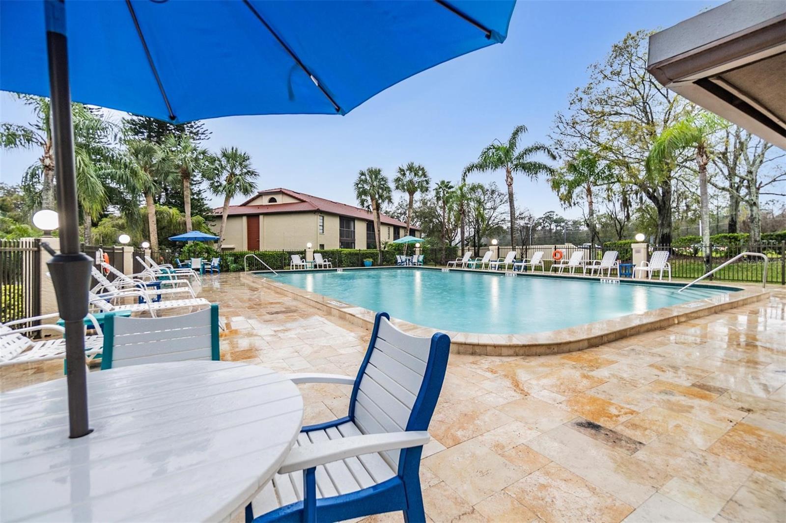 EL PASADO A CONDO - Residential