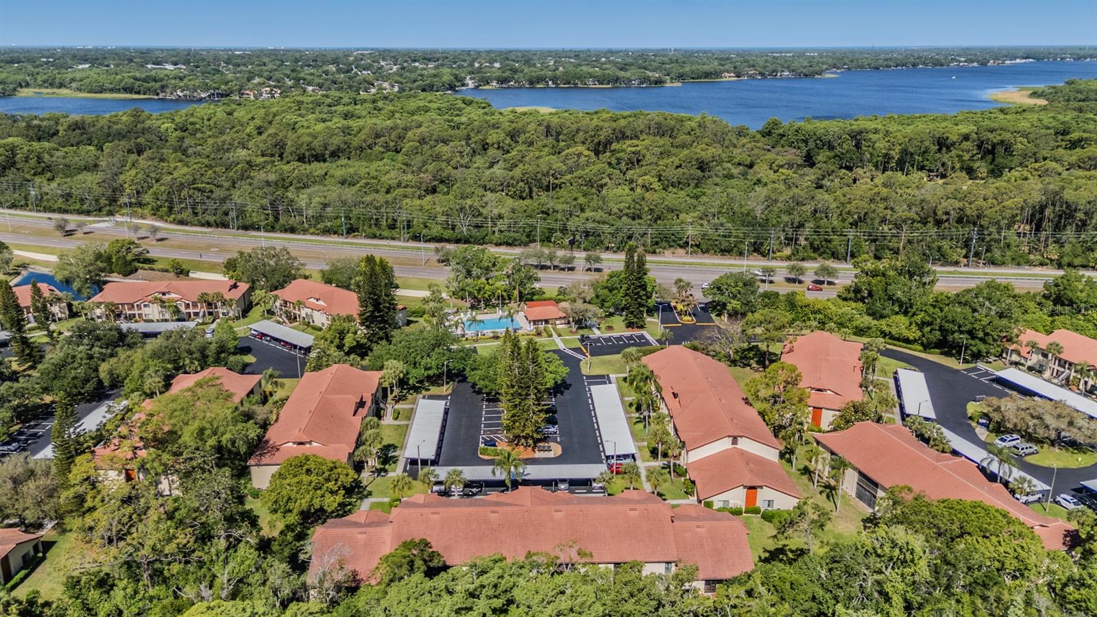 EL PASADO A CONDO - Residential