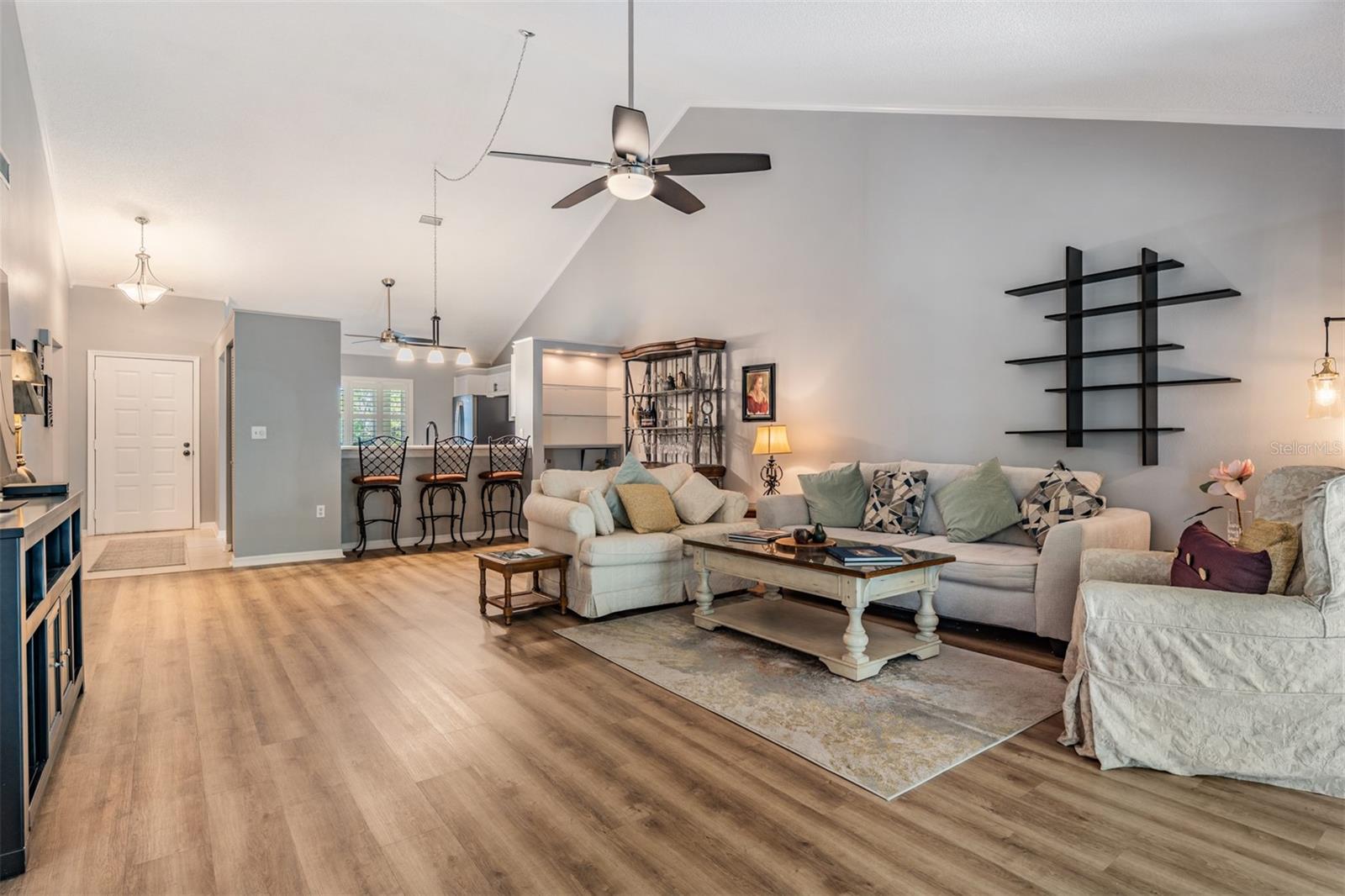 EL PASADO A CONDO - Residential