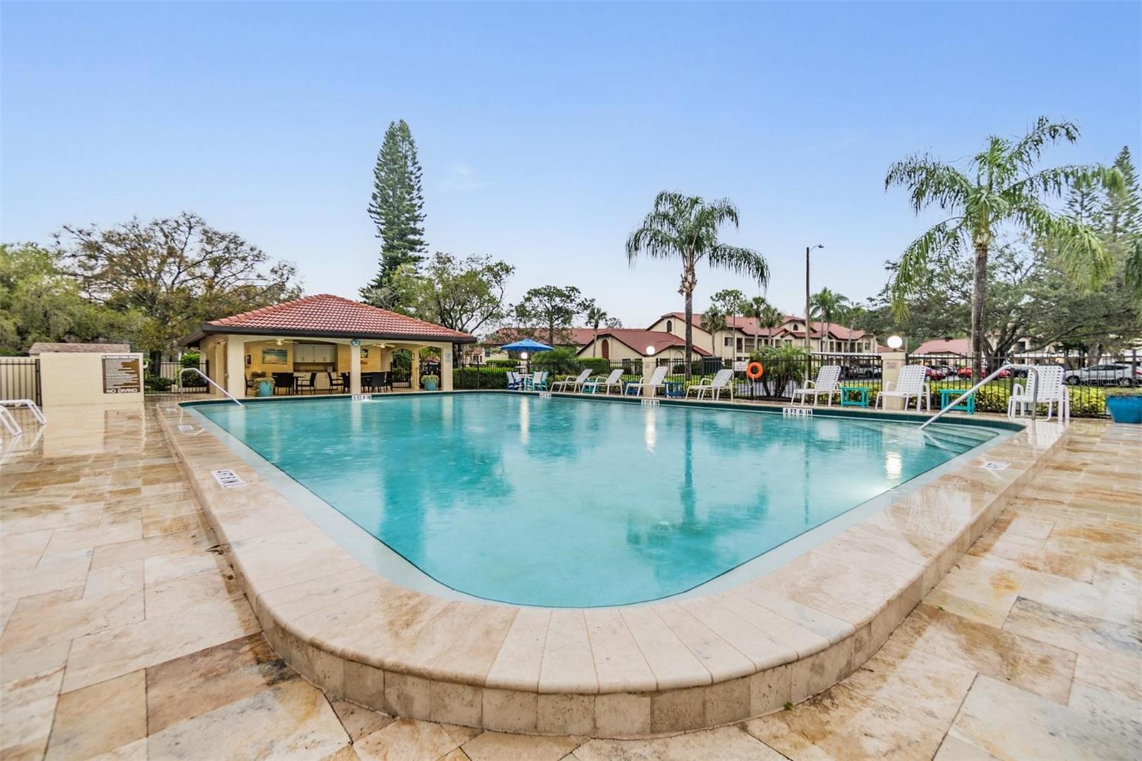 EL PASADO A CONDO - Residential