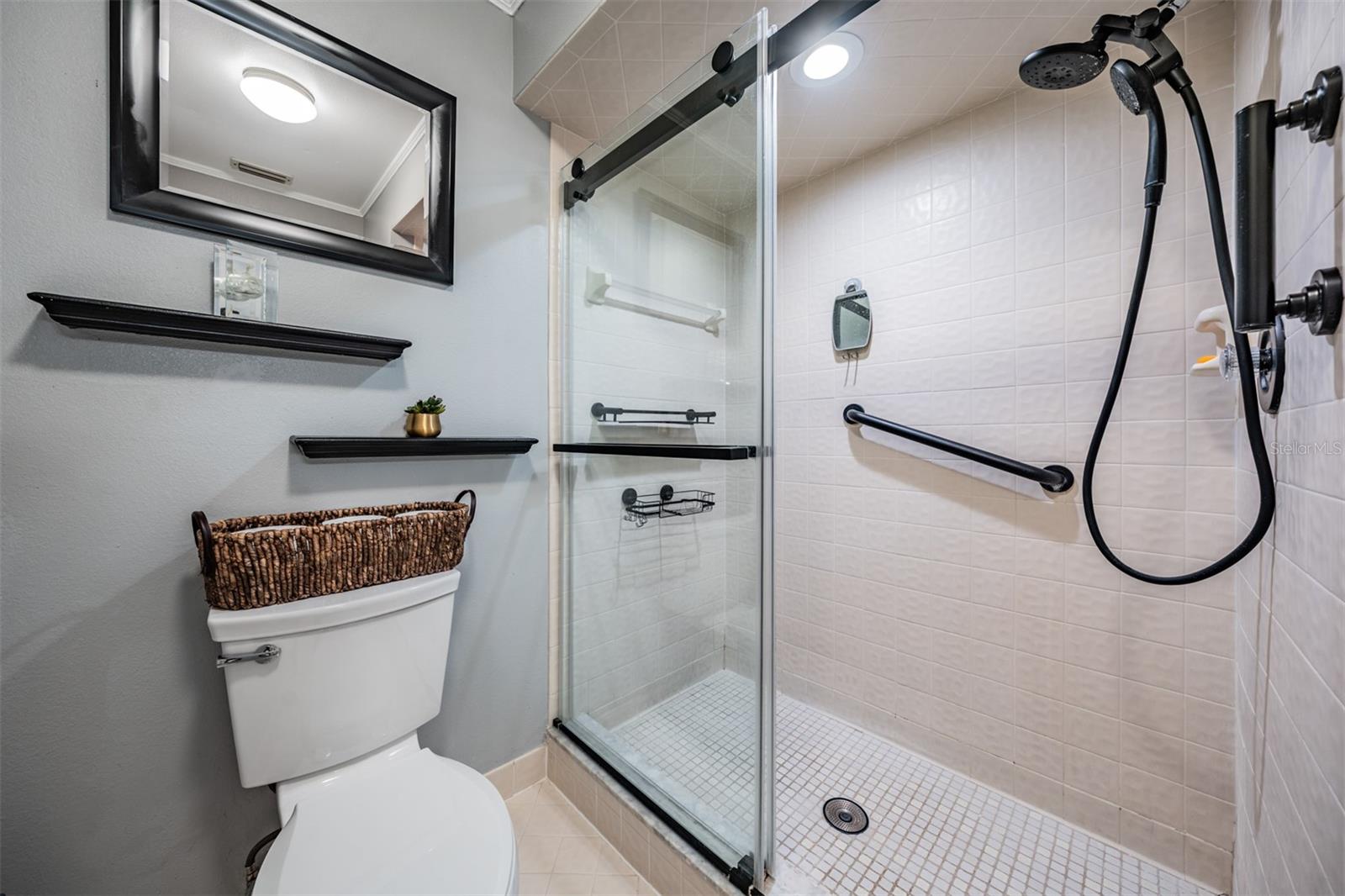 EL PASADO A CONDO - Residential