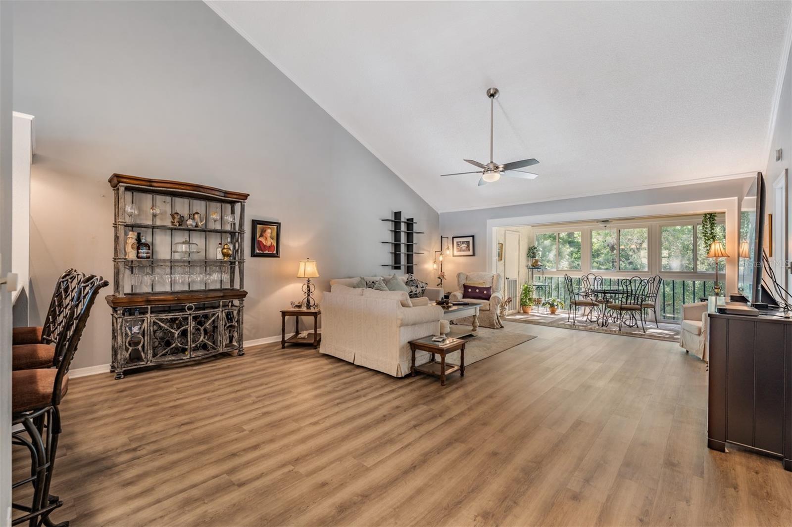 EL PASADO A CONDO - Residential