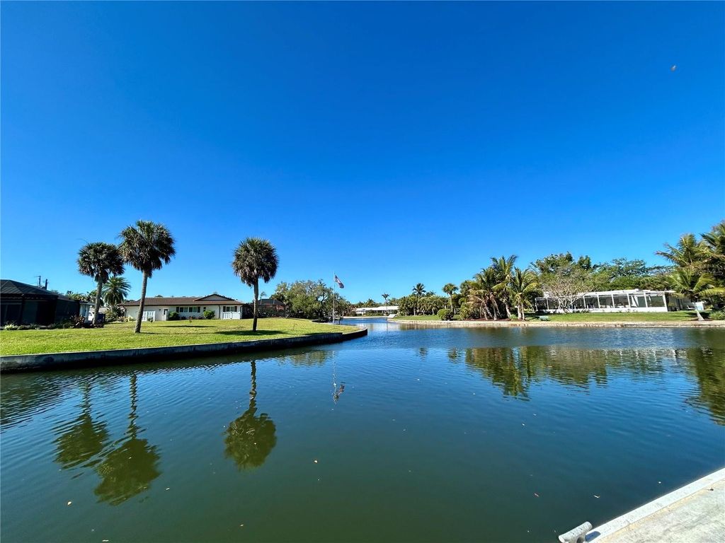 Photo of 822 Paradise Way, Sarasota, FL 34242 (MLS # A4688817)