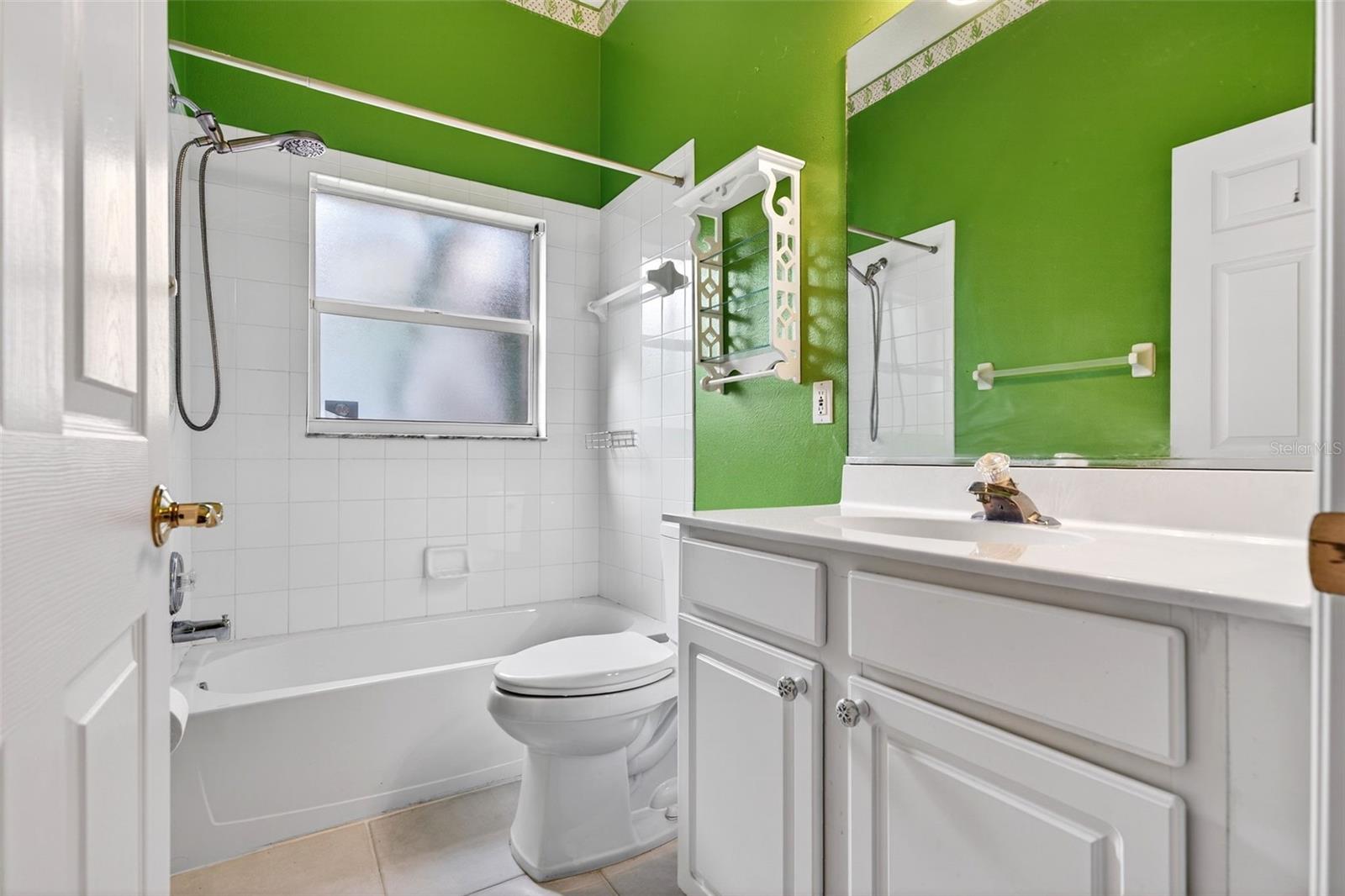 THE HAMPTONS - Residential