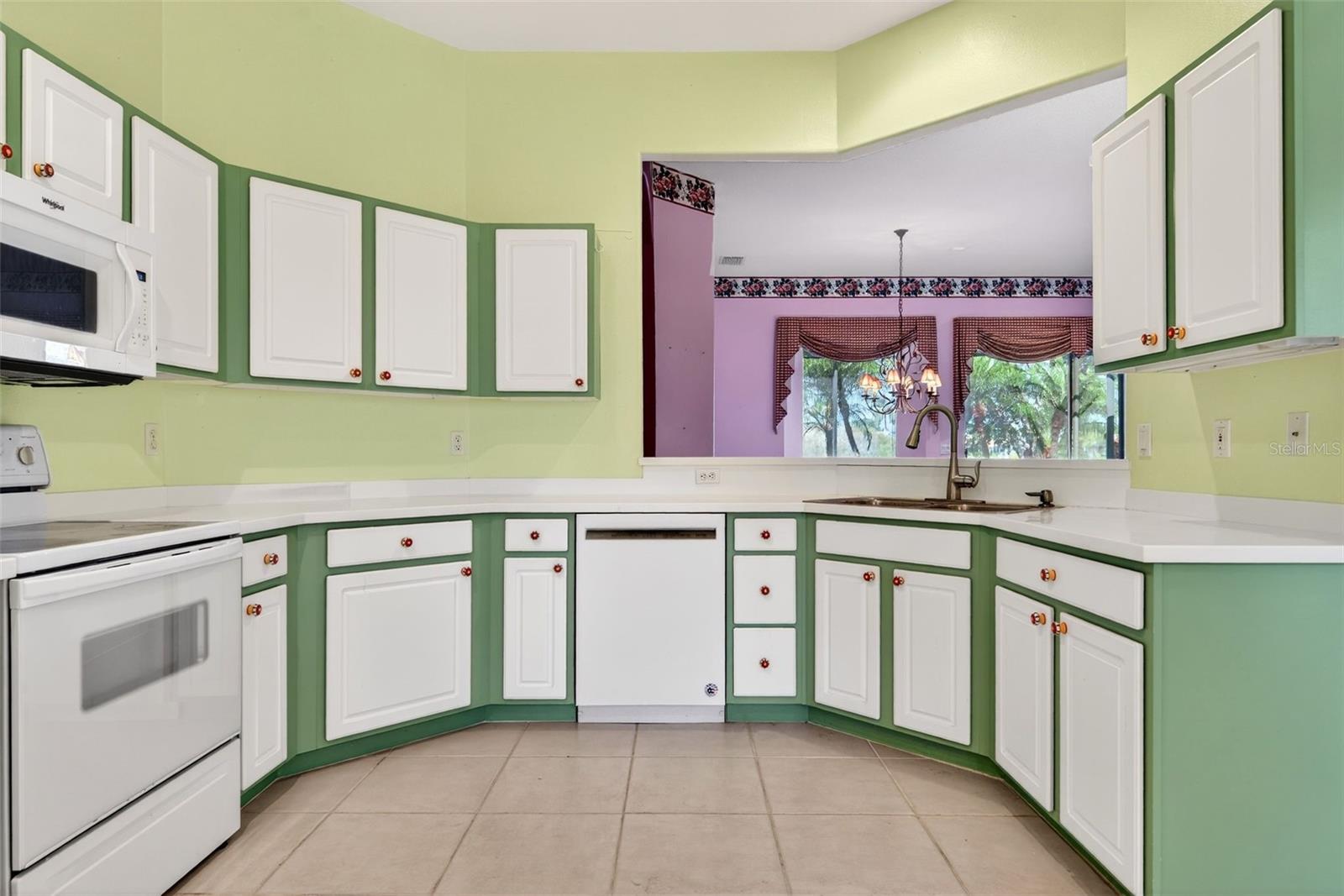 THE HAMPTONS - Residential