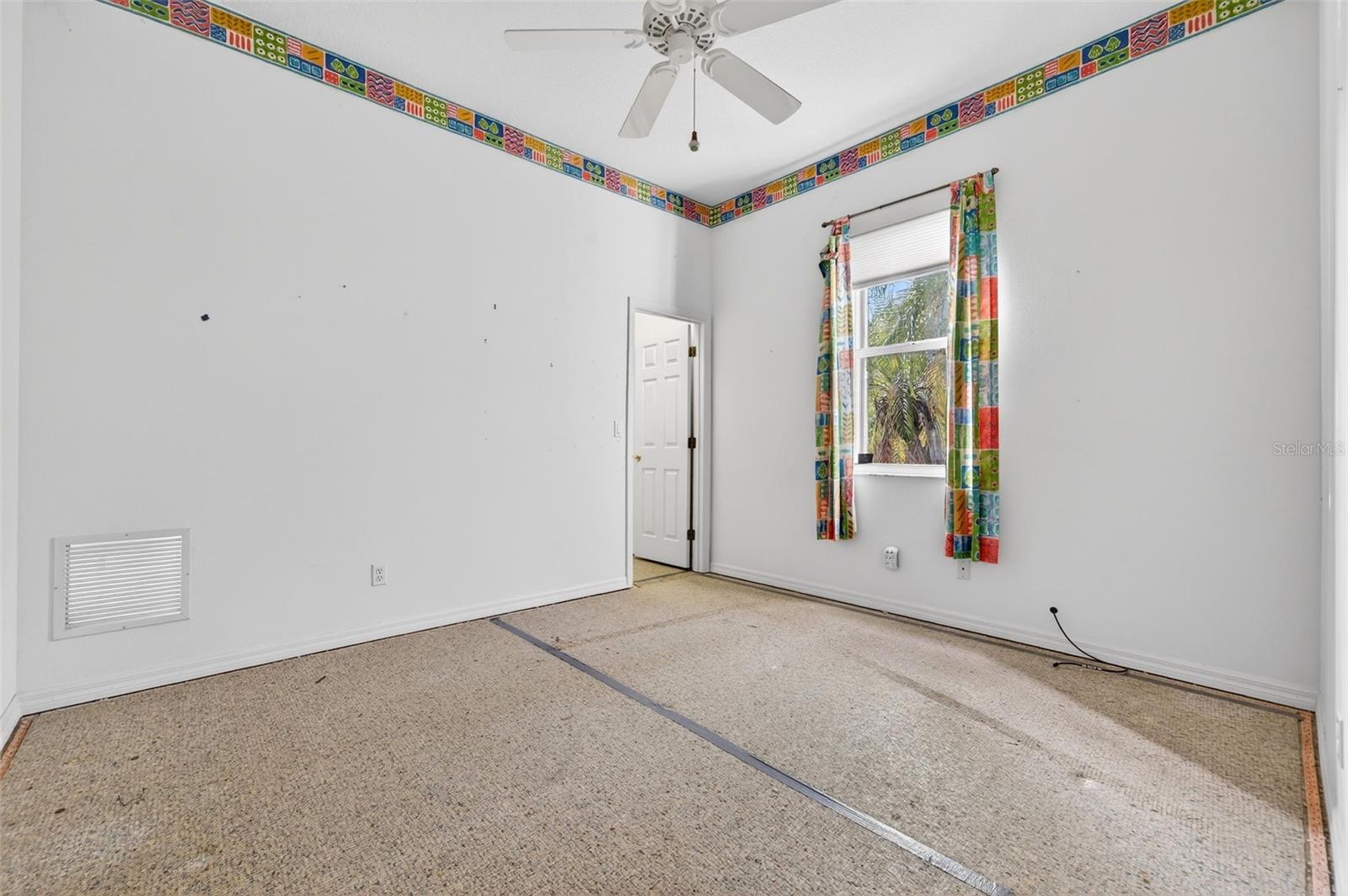 THE HAMPTONS - Residential