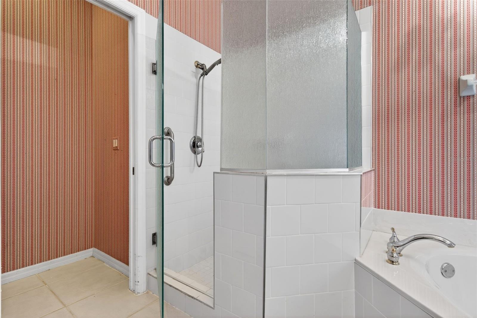 THE HAMPTONS - Residential