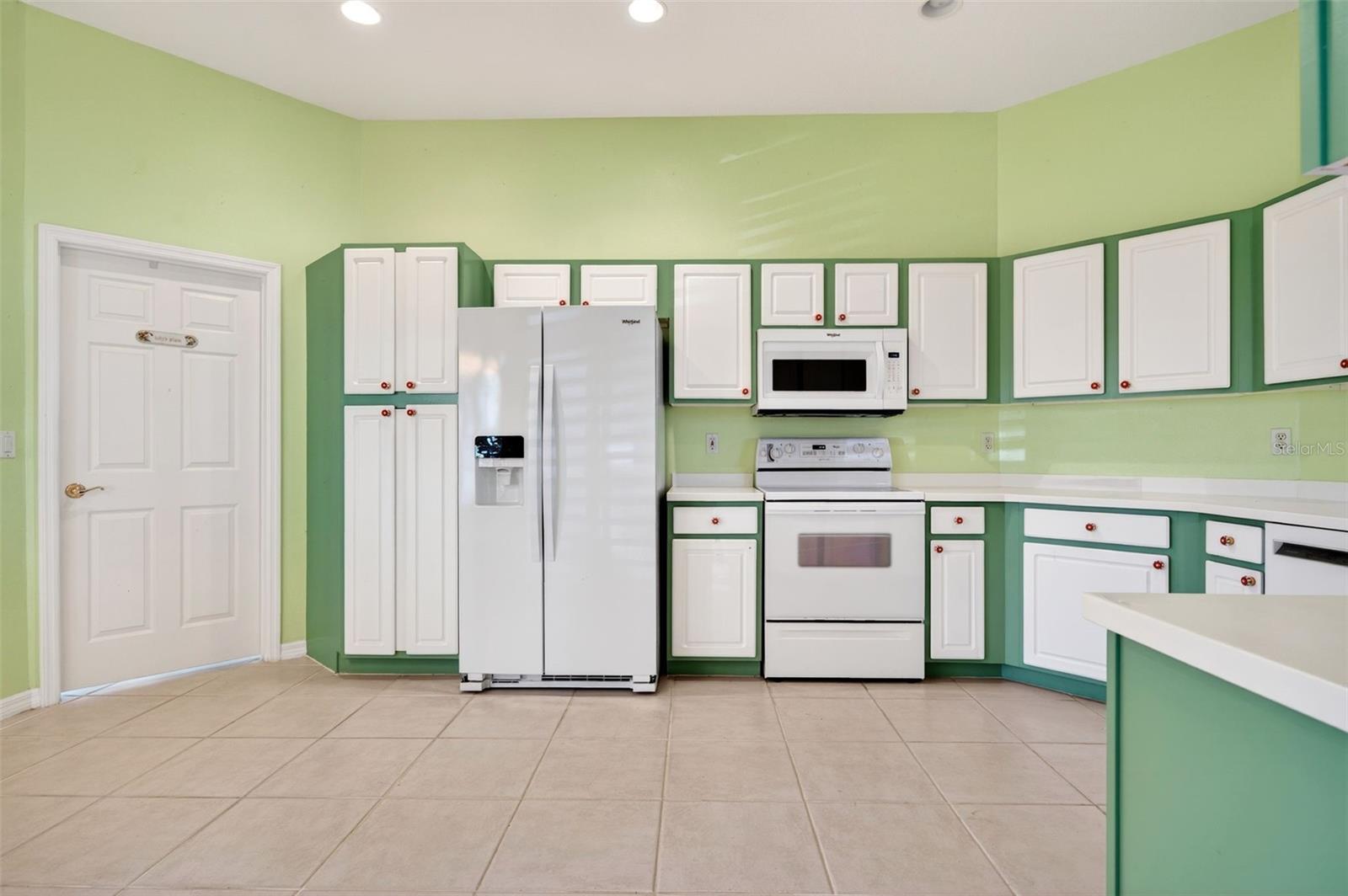 THE HAMPTONS - Residential