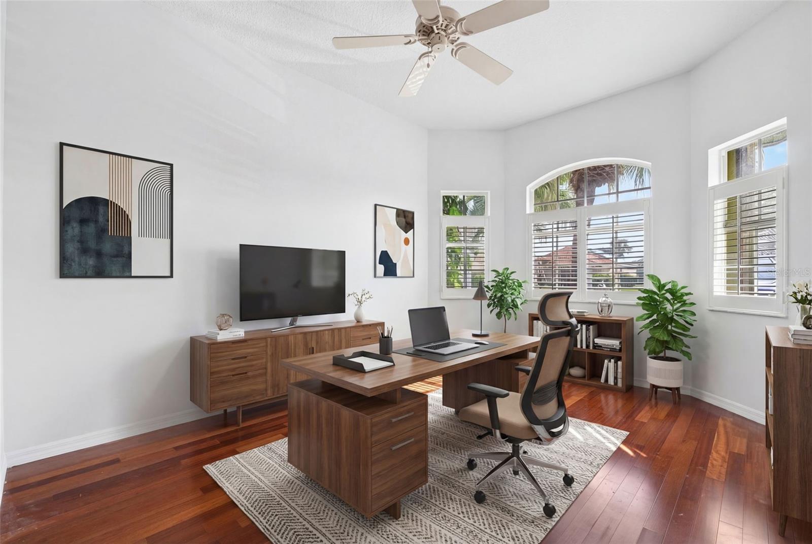 THE HAMPTONS - Residential