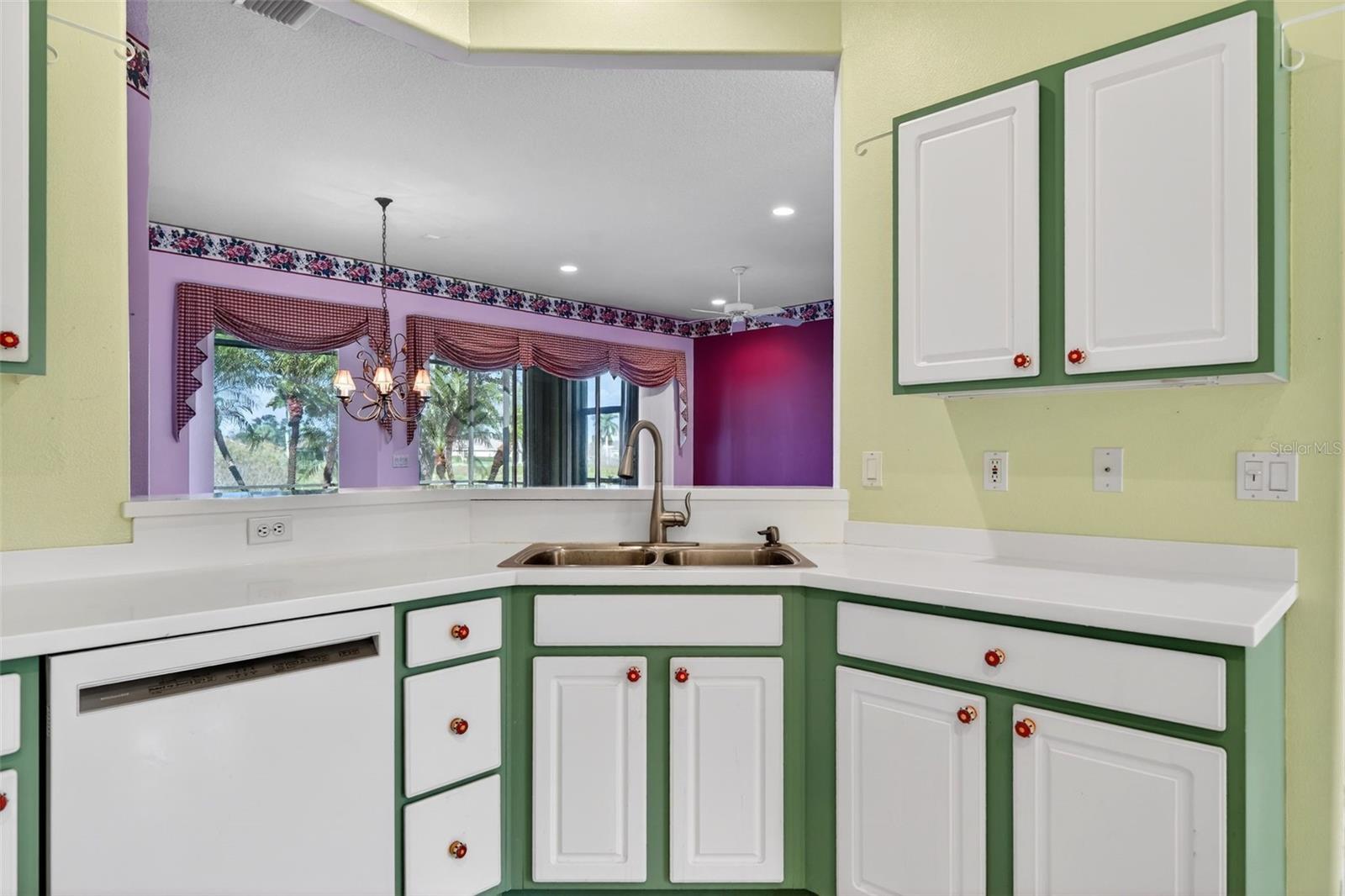 THE HAMPTONS - Residential