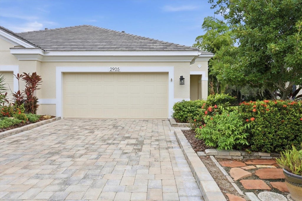 Photo of 2905 Trustee Avenue, Sarasota, FL 34243 (MLS # A4702112)