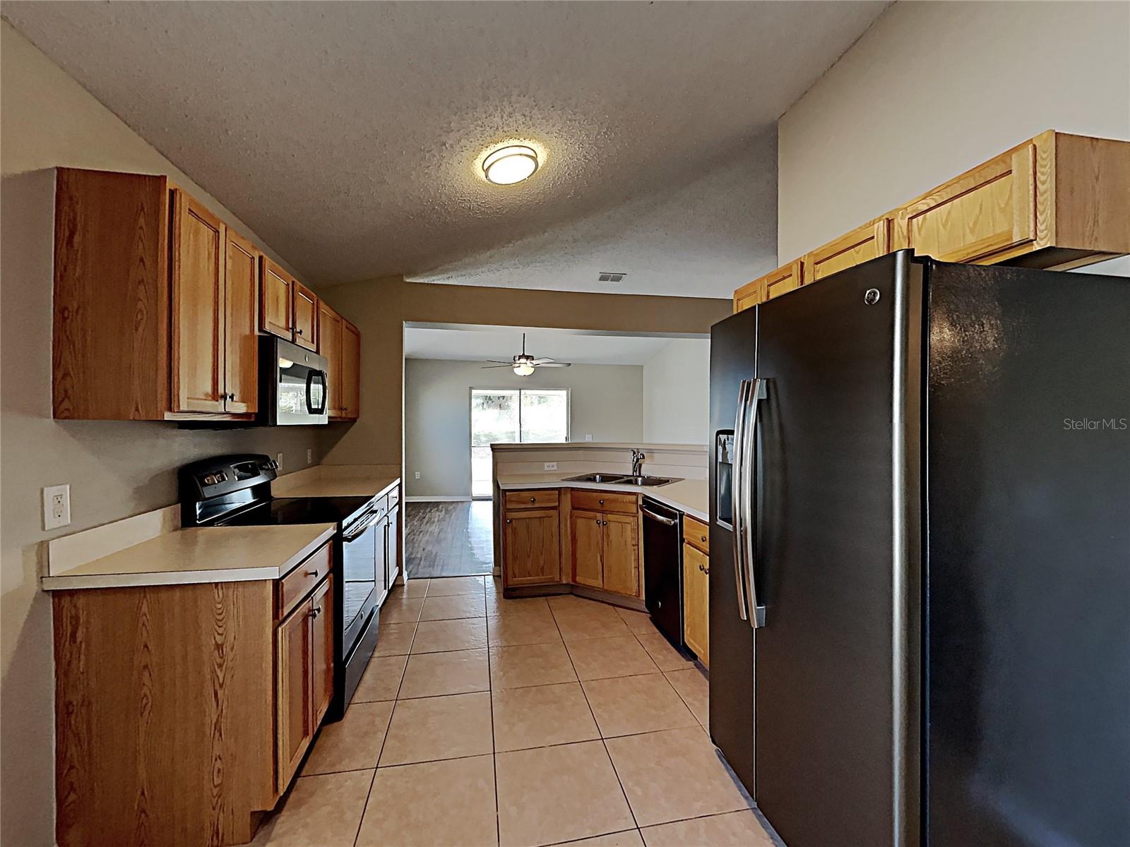 HOLLY HILL ESTATES - Residential Lease