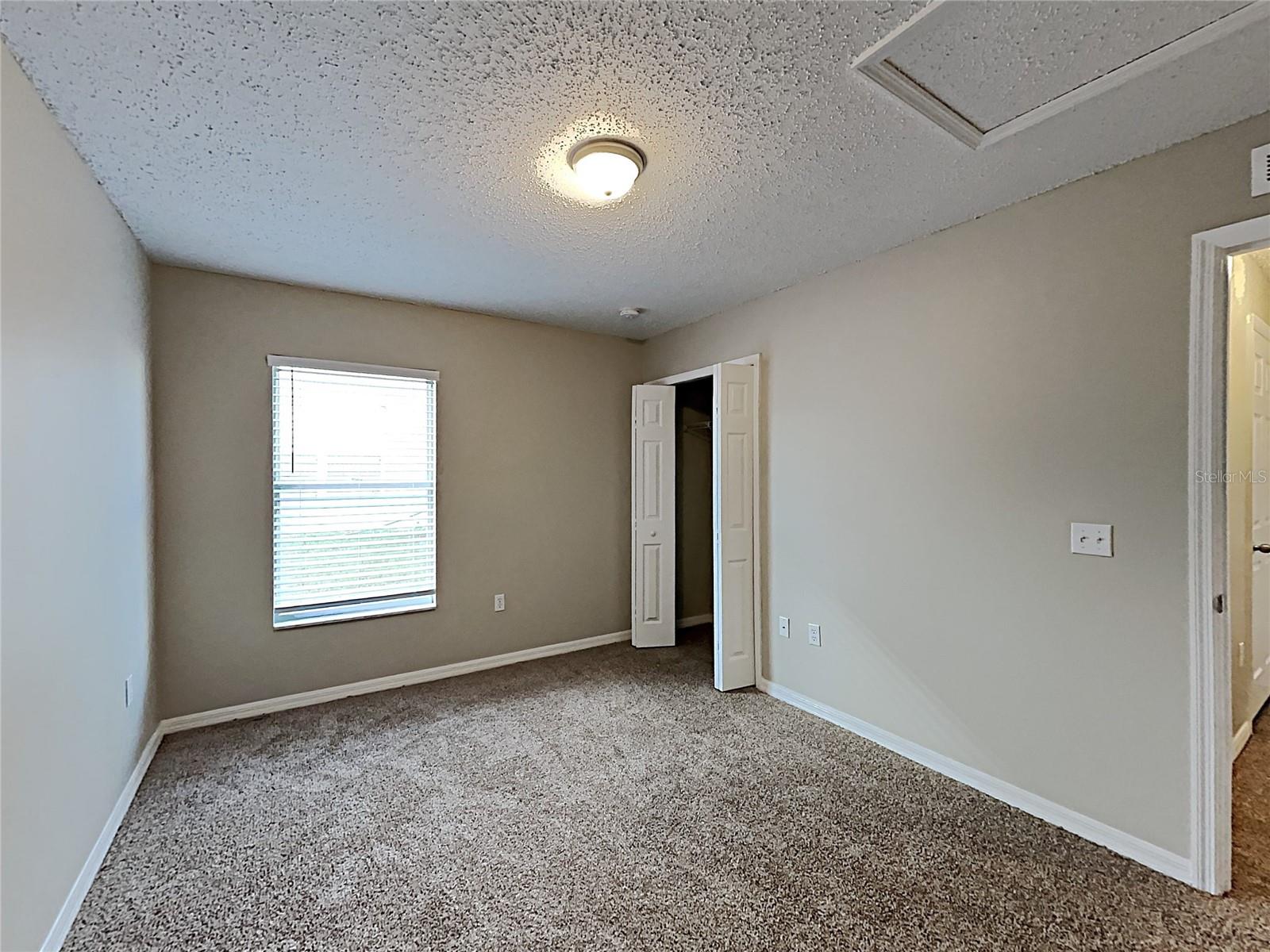 HOLLY HILL ESTATES - Residential Lease