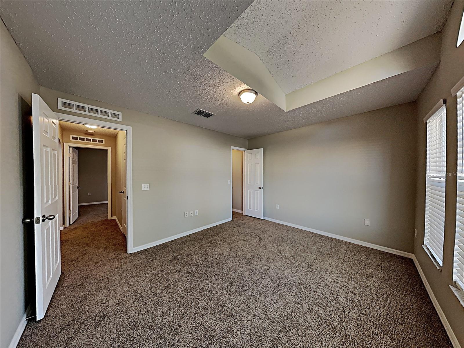 HOLLY HILL ESTATES - Residential Lease