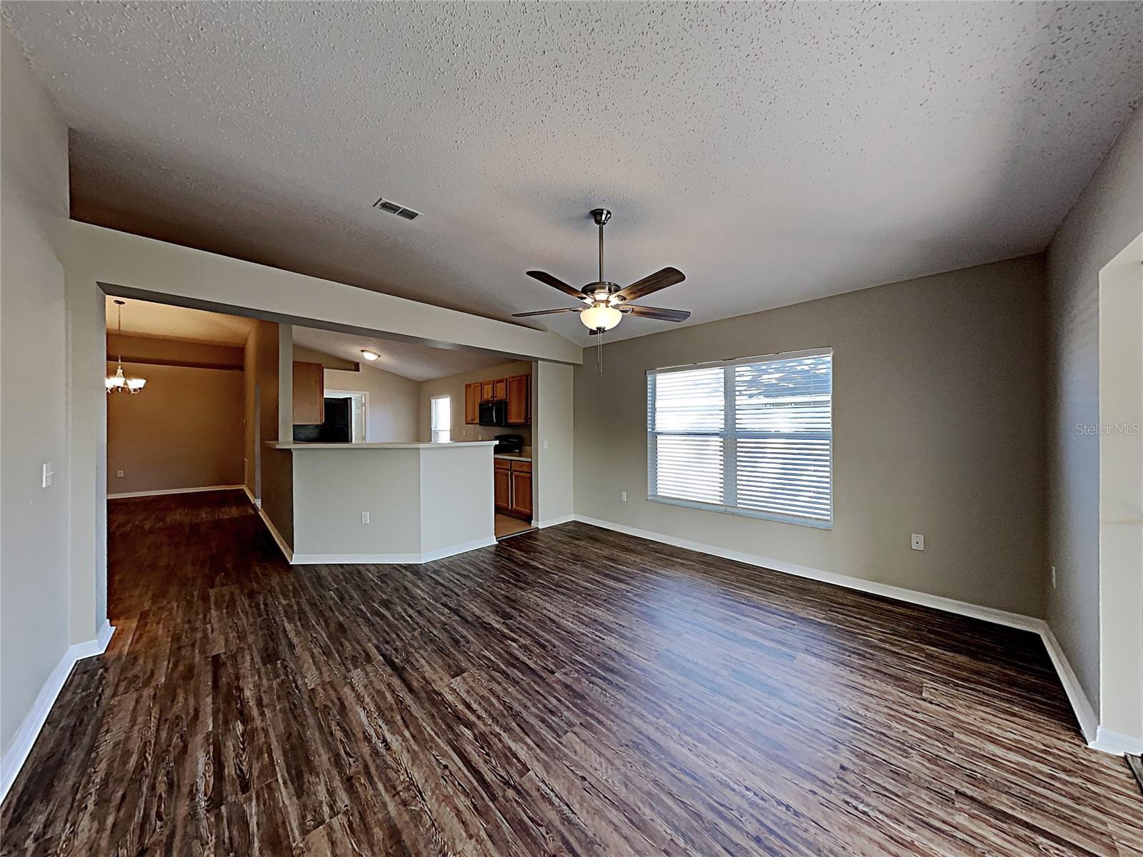 HOLLY HILL ESTATES - Residential Lease