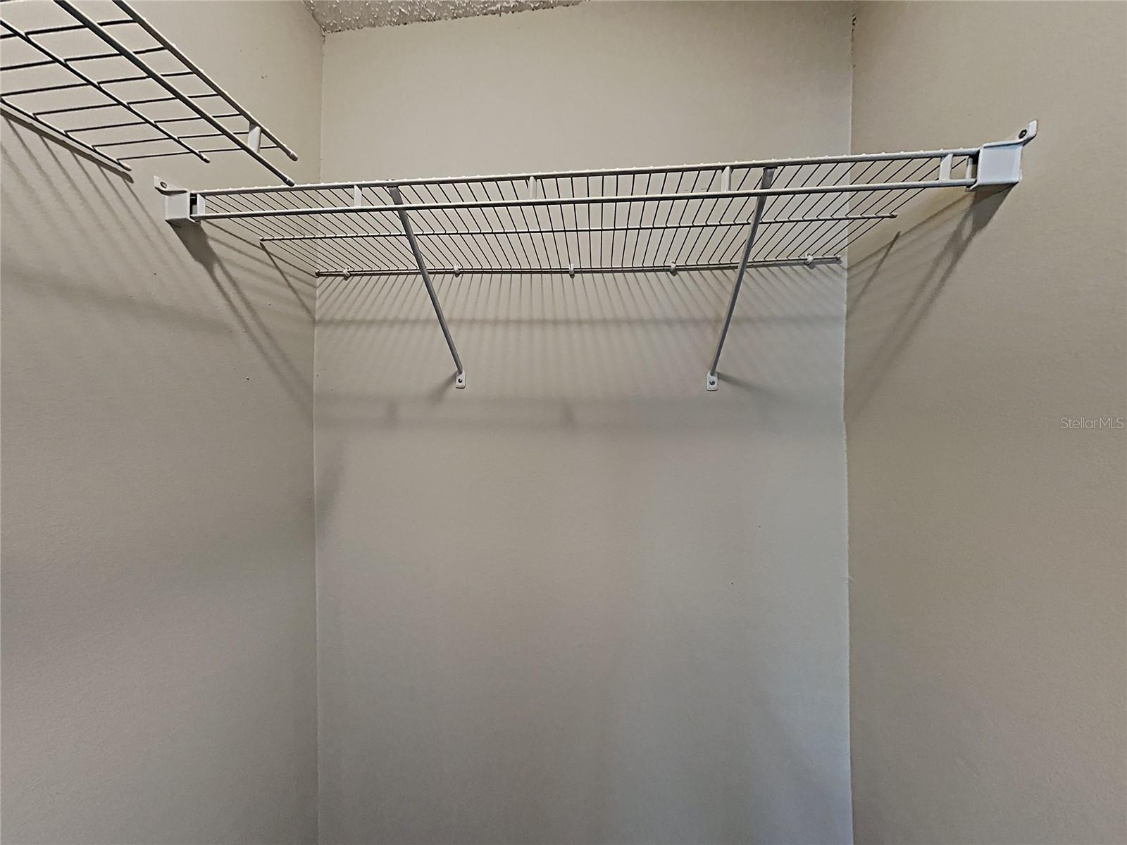 HOLLY HILL ESTATES - Residential Lease