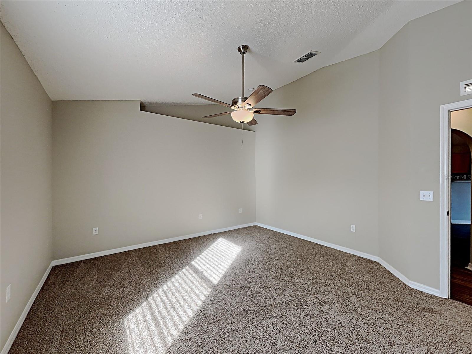 HOLLY HILL ESTATES - Residential Lease