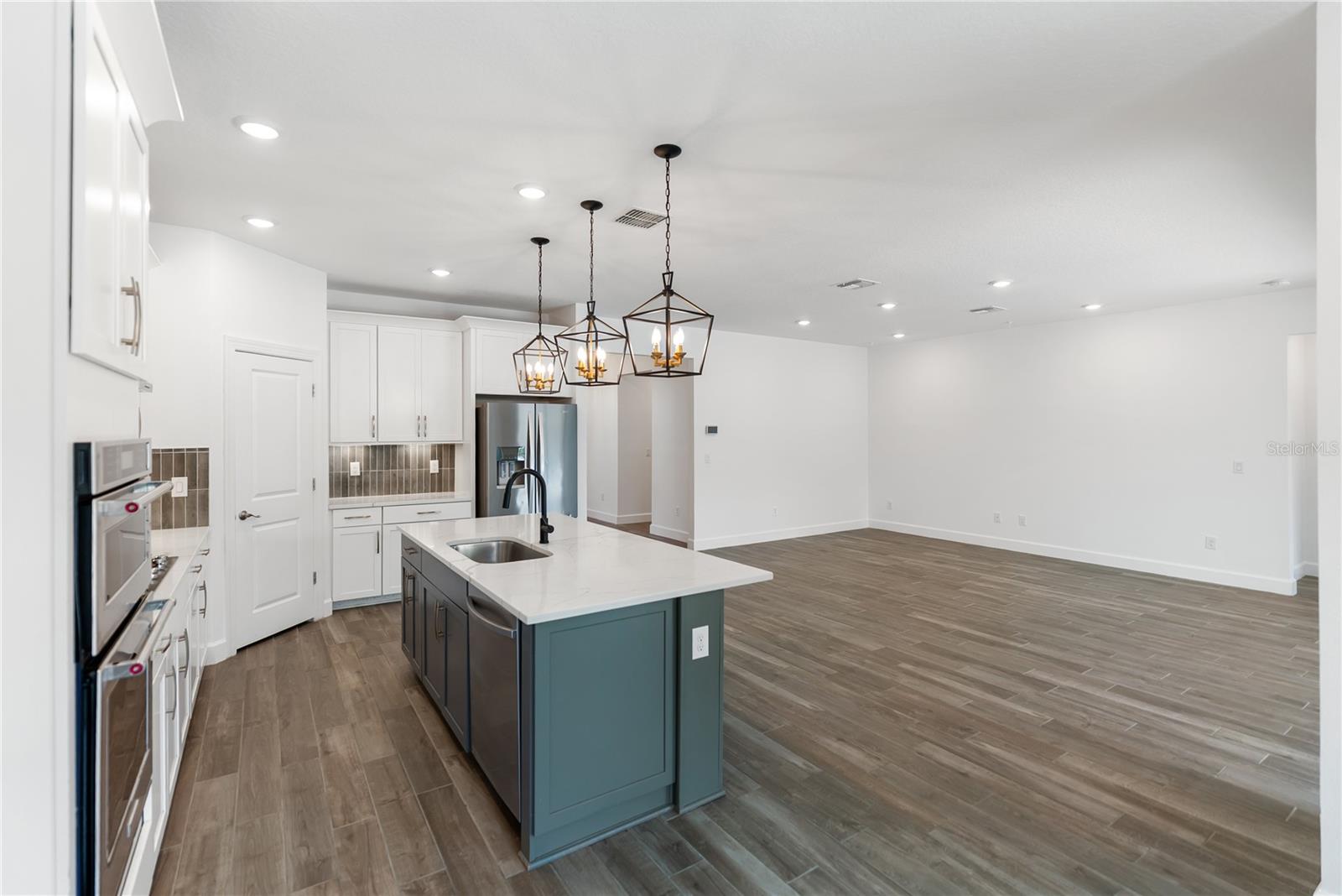 SAVANNA AT LAKEWOOD RANCH PH III 3ABD - Residential