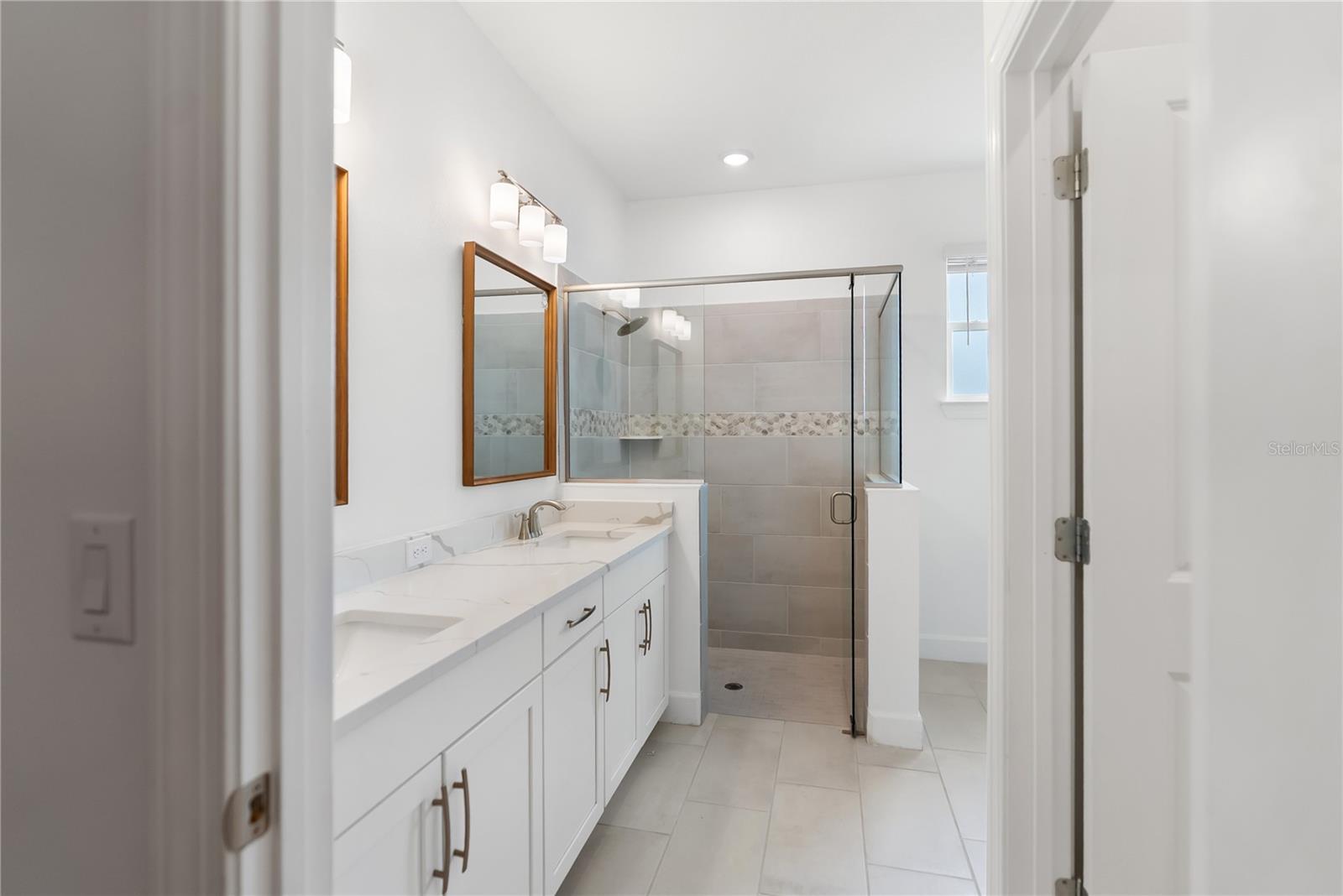 SAVANNA AT LAKEWOOD RANCH PH III 3ABD - Residential