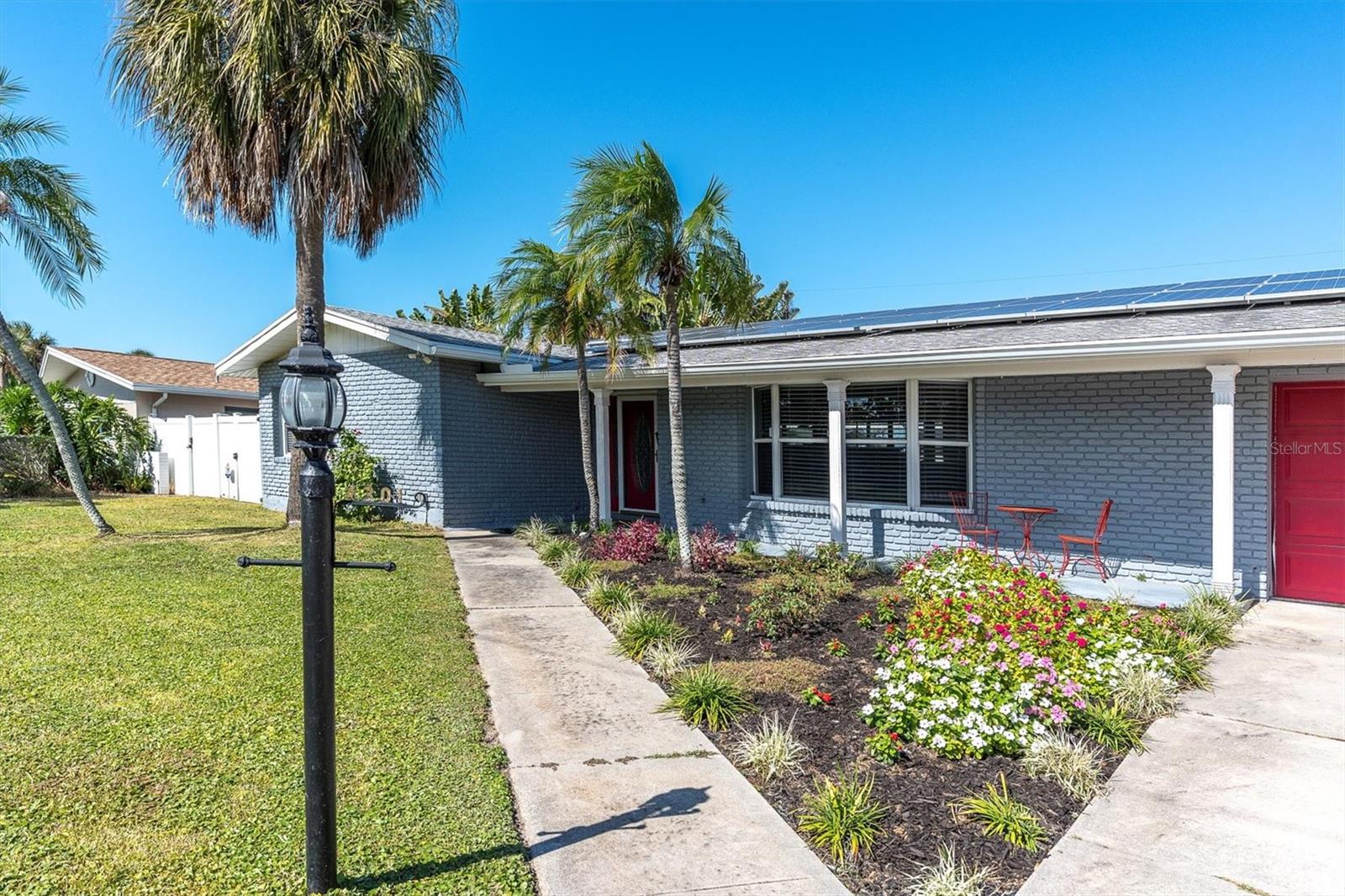 MAXIMO MOORINGS - Residential