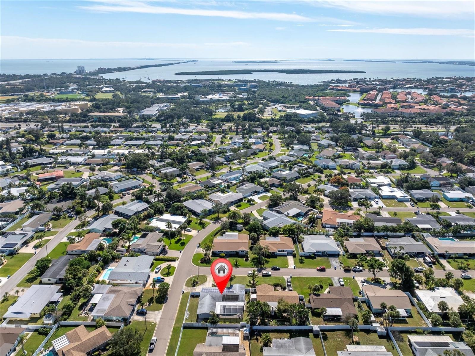 MAXIMO MOORINGS - Residential