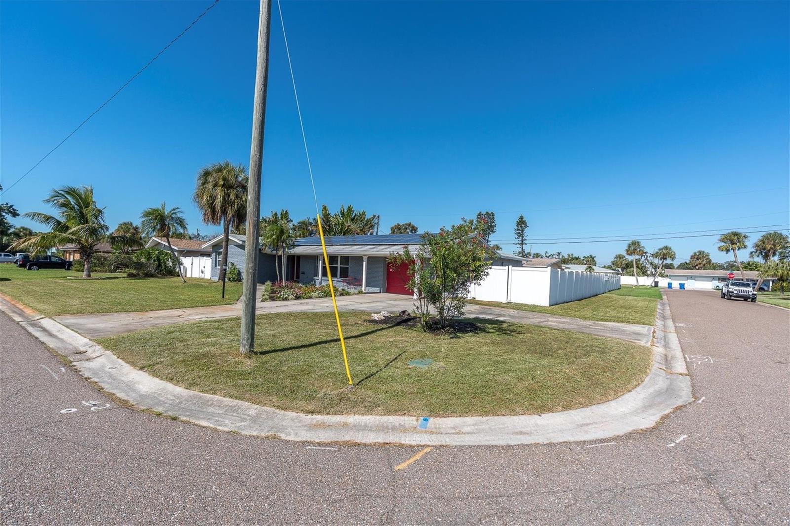 MAXIMO MOORINGS - Residential