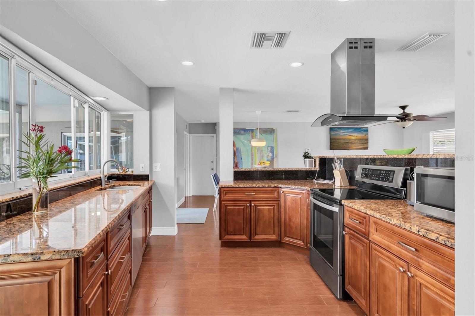 MAXIMO MOORINGS - Residential