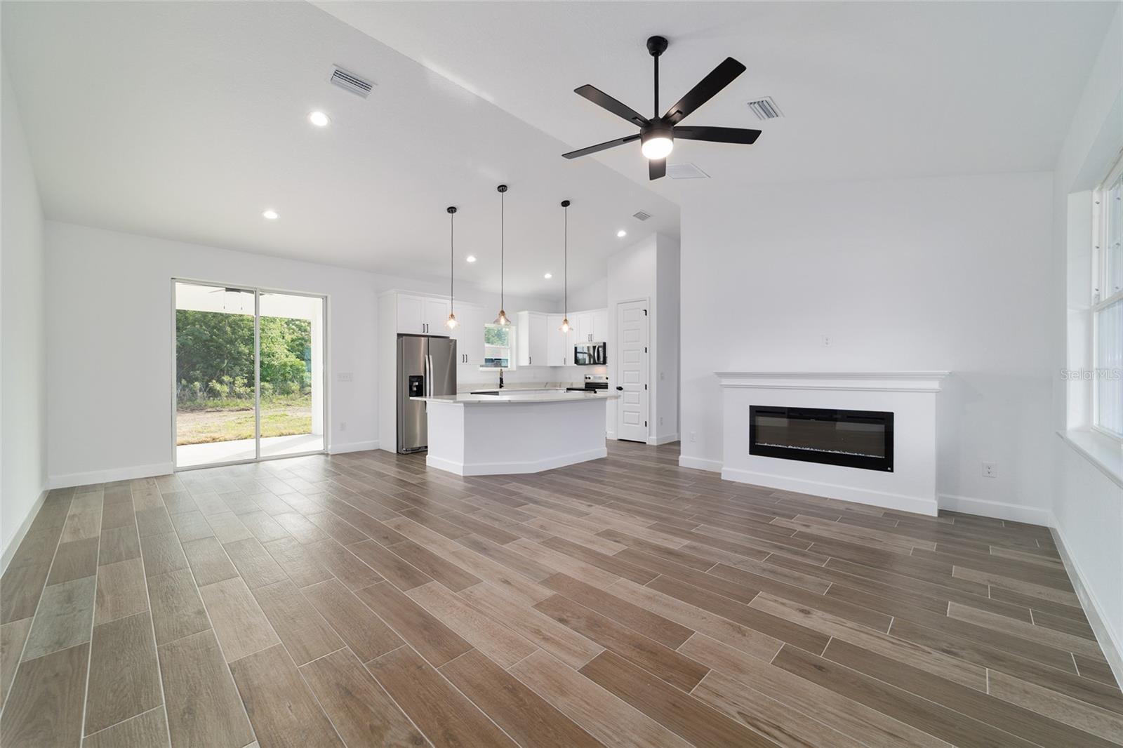85 WILLOW ROAD