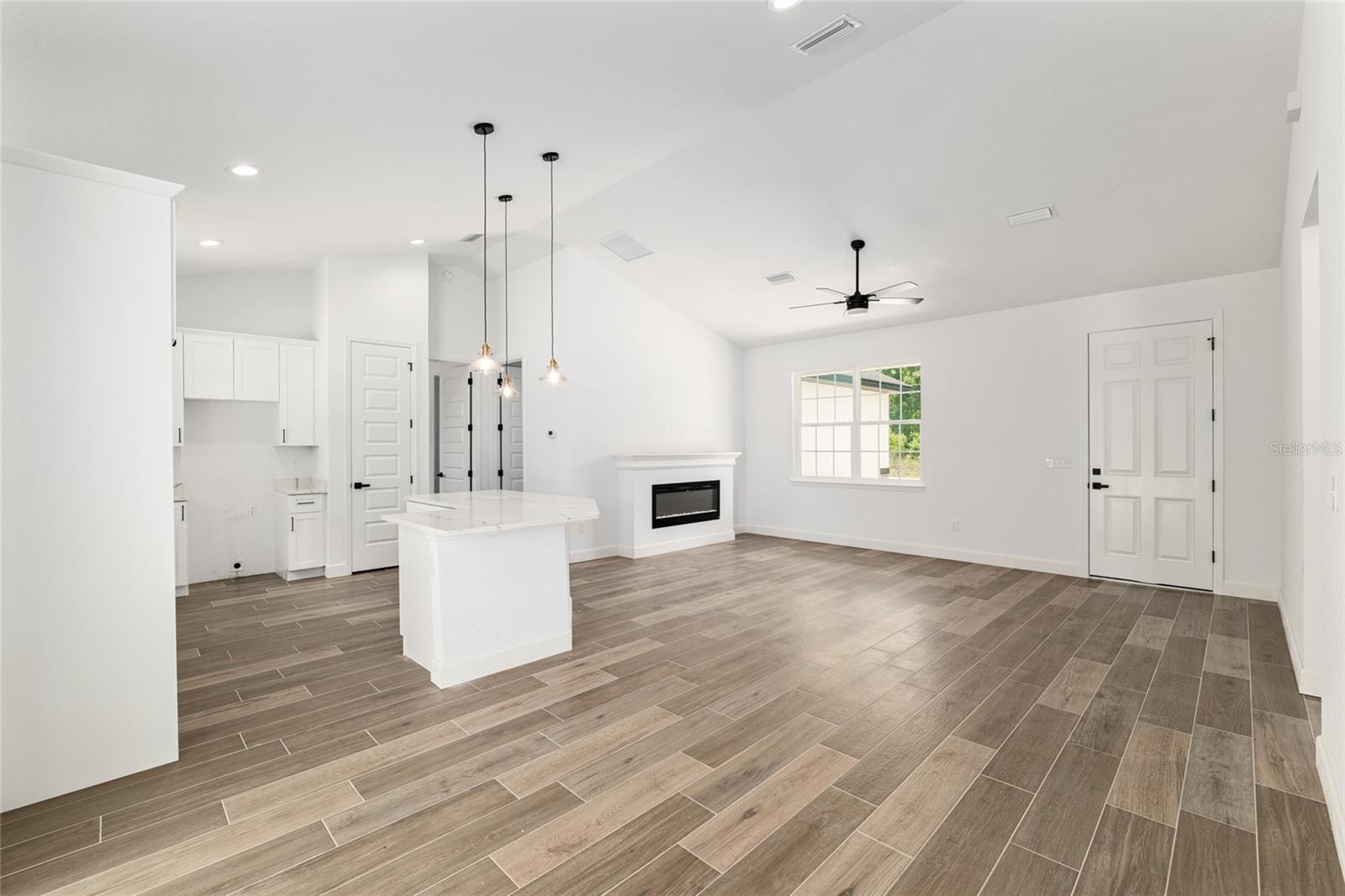 85 WILLOW ROAD