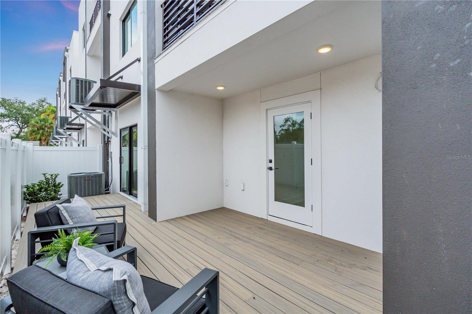 THE HARPER AND THE SAMSON - Residential Lease