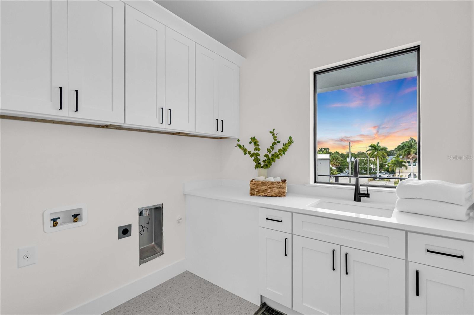 THE HARPER AND THE SAMSON - Residential Lease