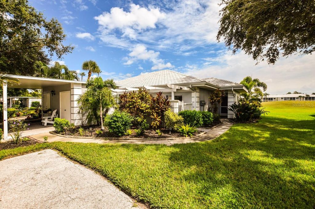 Photo of 208 Cerromar Way S #26, Venice, FL 34293 (MLS # N6140939)